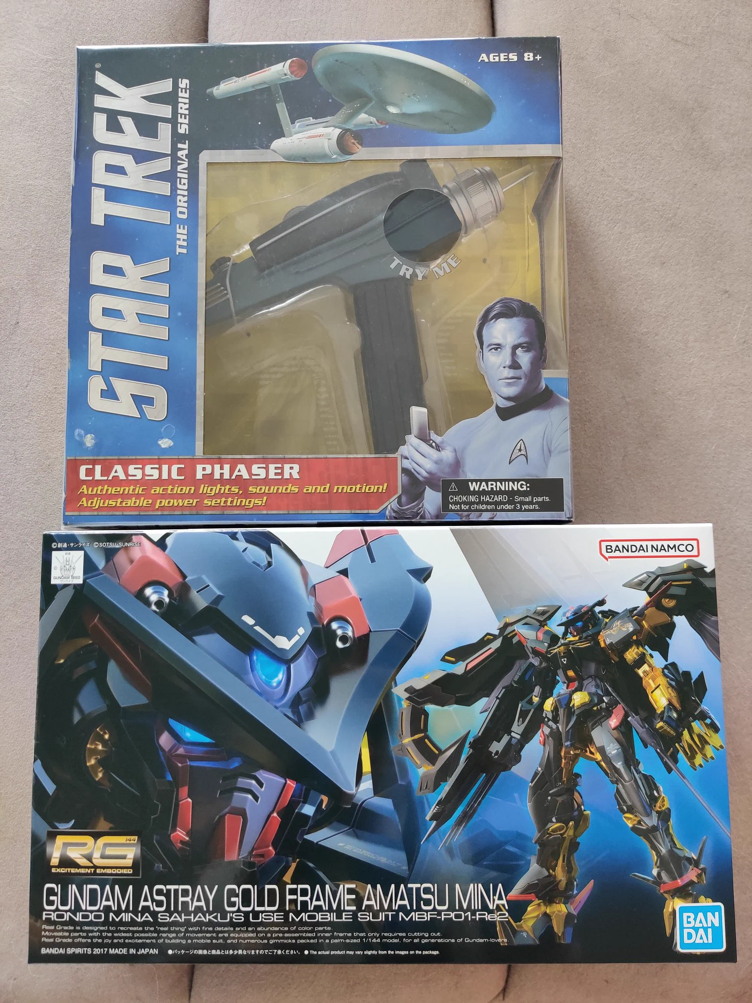 Nerdy shopping spree loot!I found a collector Star Trek TOS official Phaser for 3 times cheaper than online resale price! That's the power of shopping at your local old nerd store instead of big chains 🫶Also felt like building gunpla again, it's been a few years! https://t.co/tWLQZh7KbV