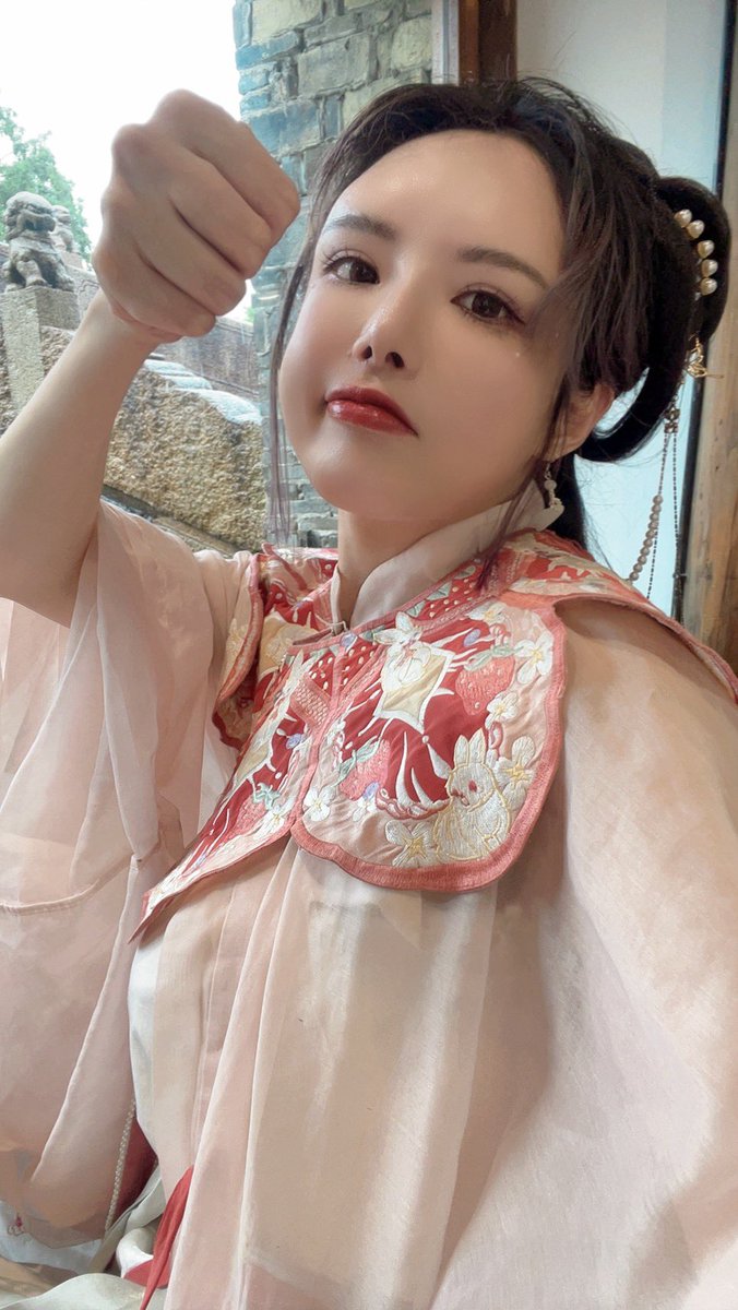 打你一拳 https://t.co/Vy7QIsvZSx