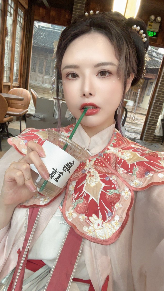 打你一拳 https://t.co/Vy7QIsvZSx