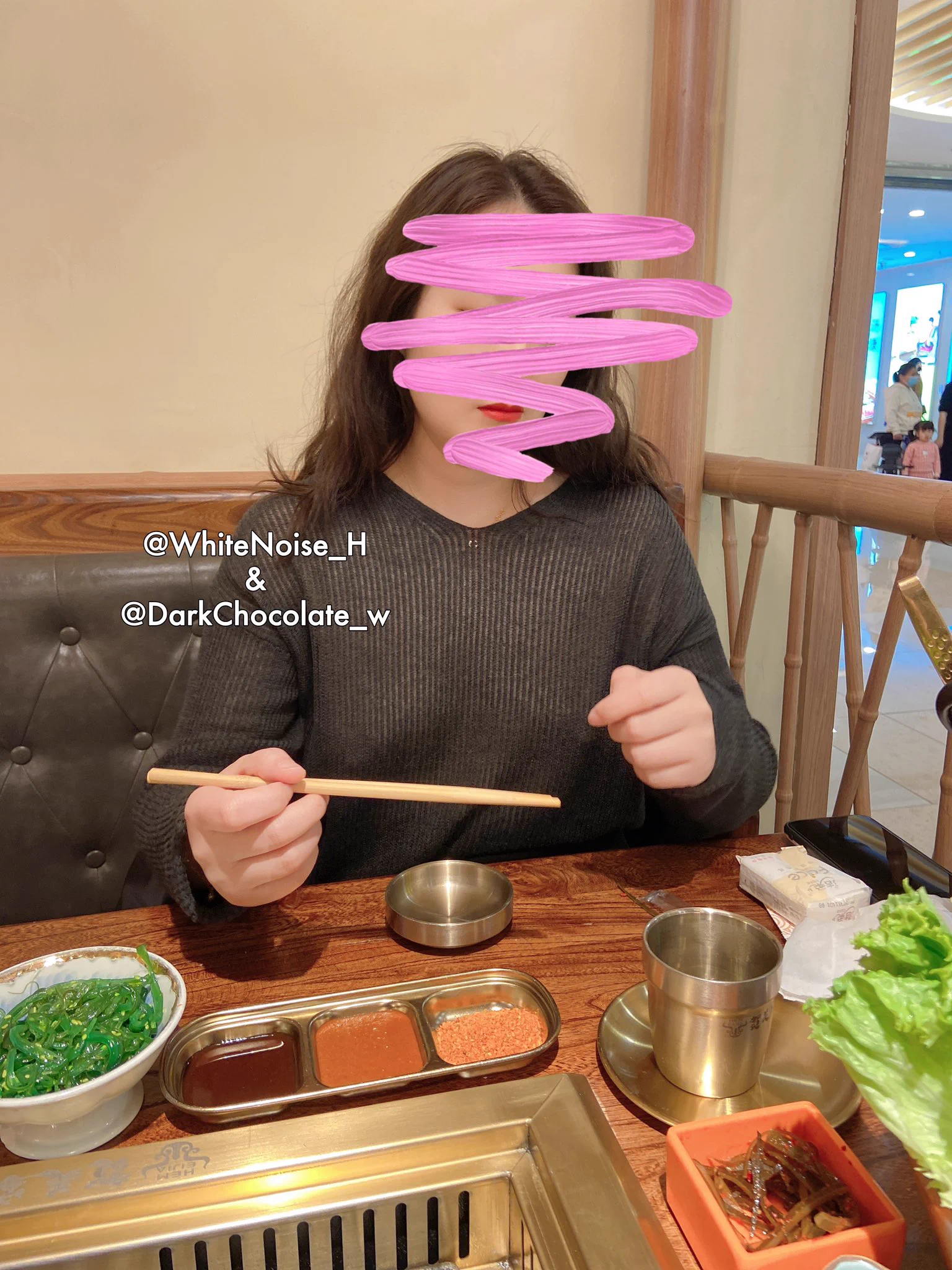 @Yulediantai 老婆真空约单男弟弟吃烤肉 路人纷纷投来羡慕的眼光 https://t.co/5Mh98Gr26j