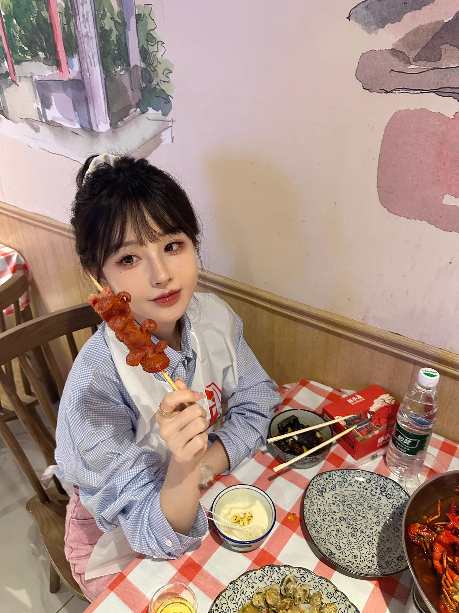 吃到不想回杭州🥲 我太爱🦞了 上辈子是我一定是小龙虾吧❕❕快告诉我 长沙还有什么好吃的 https://t.co/MIBfu555tY
