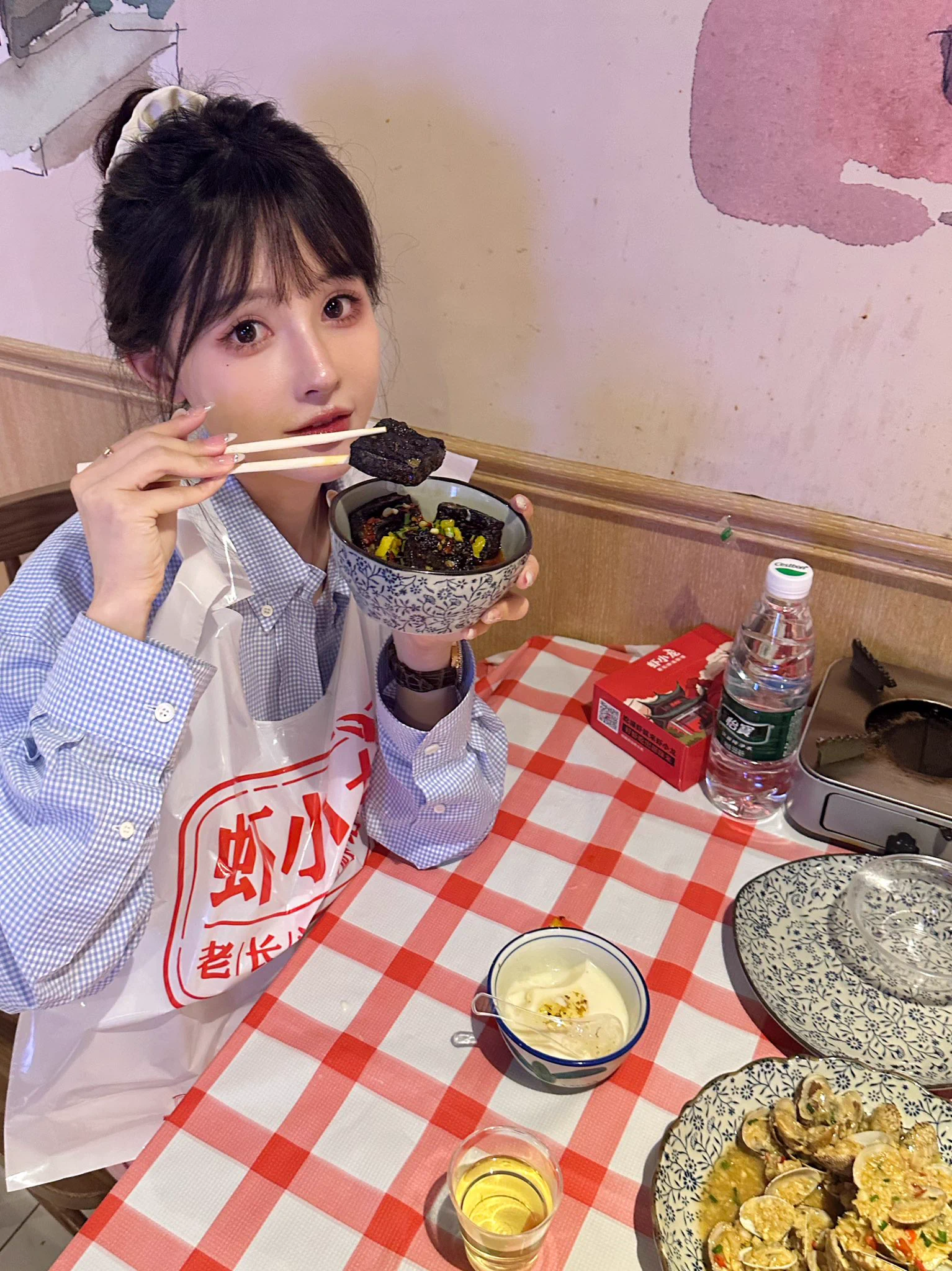 吃到不想回杭州🥲 我太爱🦞了 上辈子是我一定是小龙虾吧❕❕快告诉我 长沙还有什么好吃的 https://t.co/MIBfu555tY