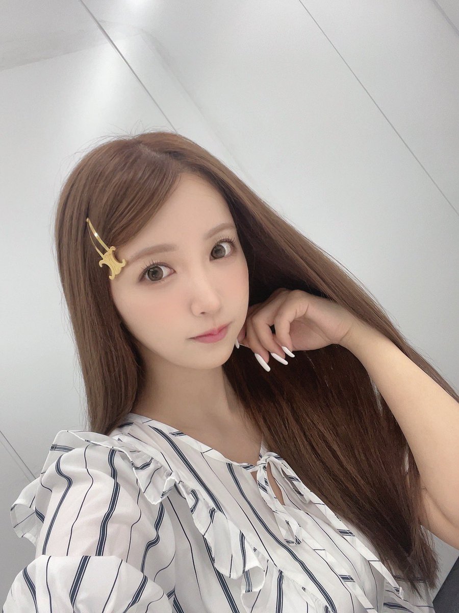 こんちゃ https://t.co/QTKlYimEbJ