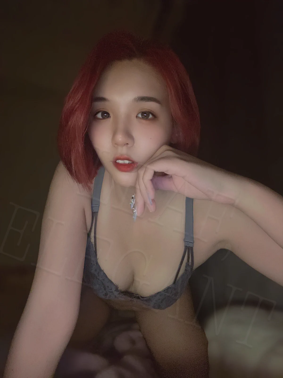 悄悄去染成黑寡婦😈有想我嗎…… https://t.co/w6ZAGUA1Bu