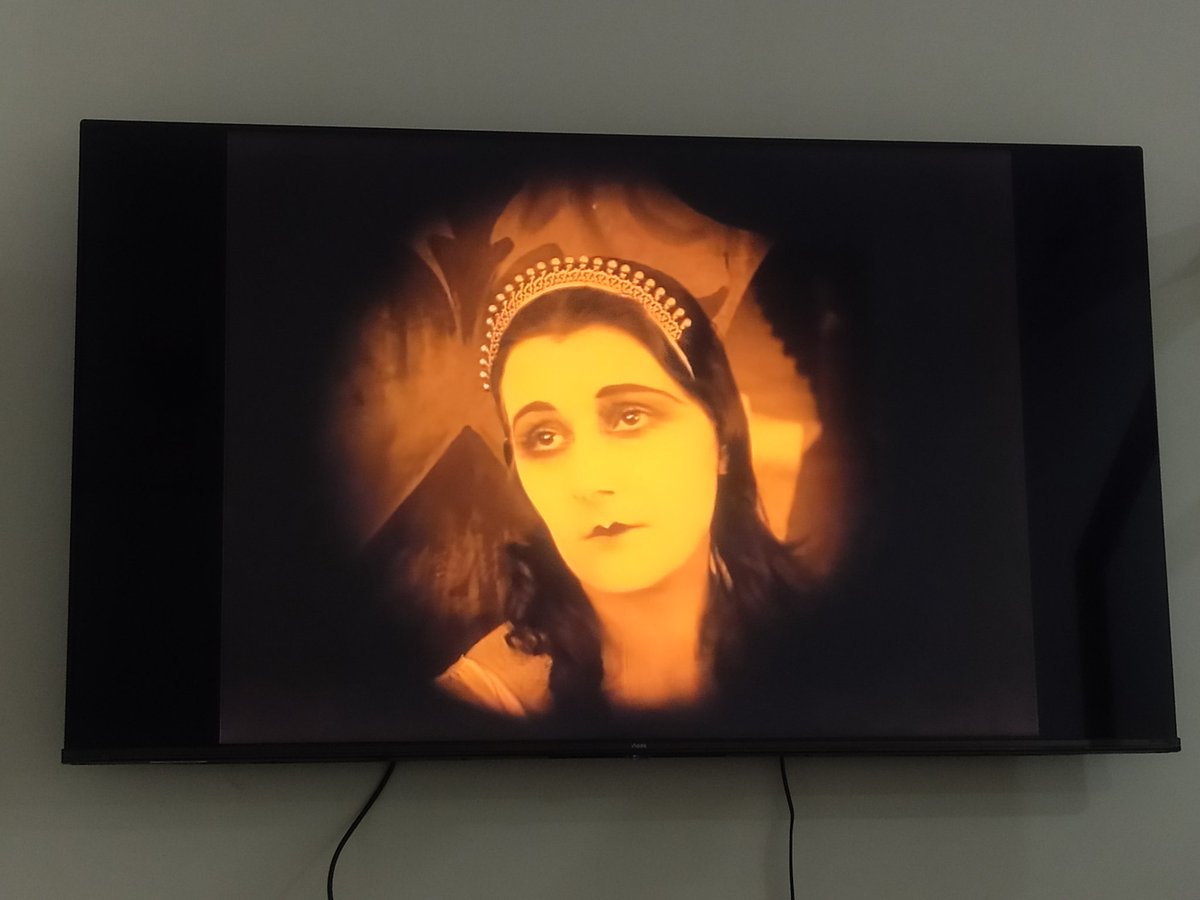 我真的好喜欢这部艺术品！！ https://t.co/0tlsqqi4qa