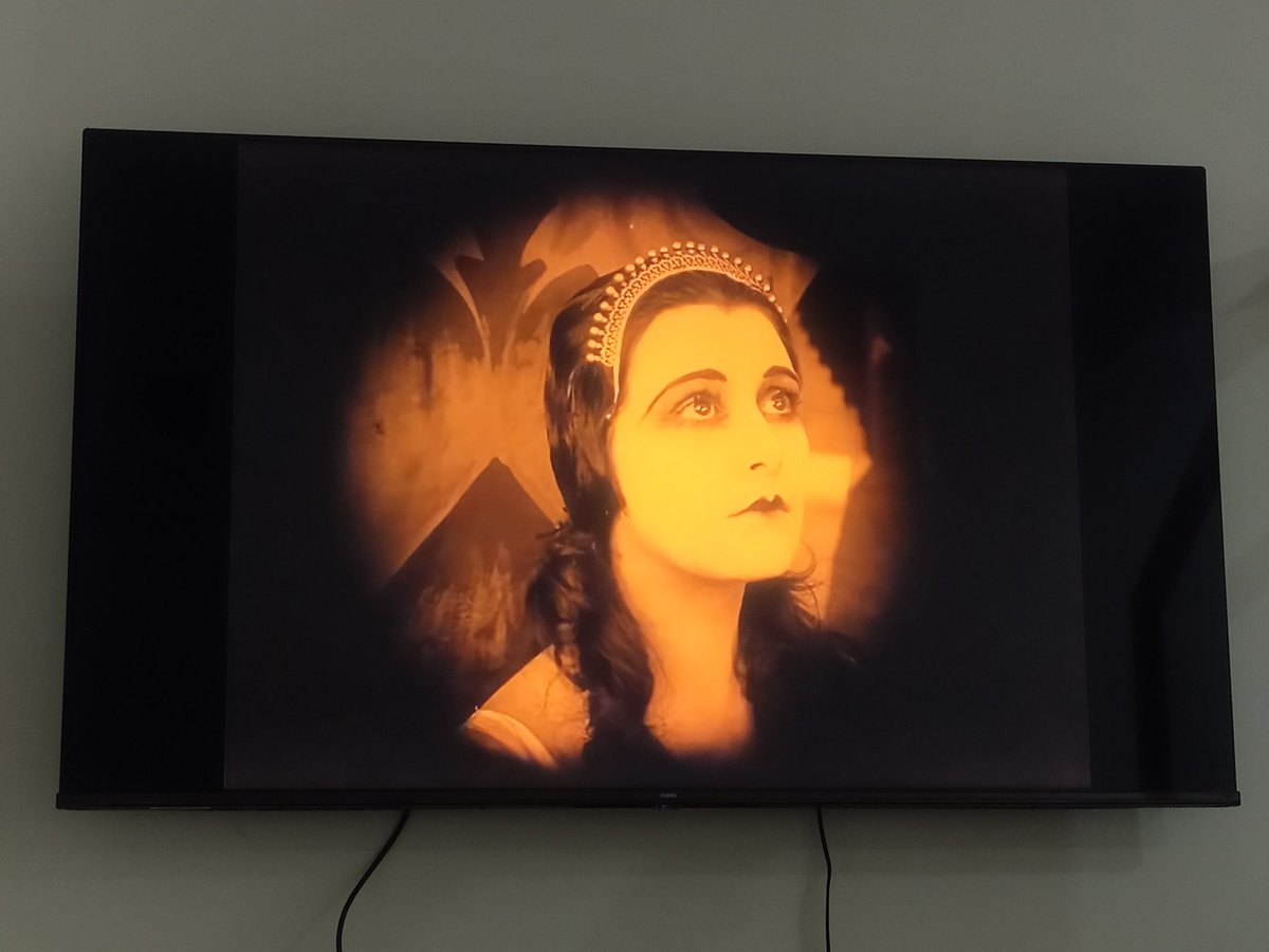 我真的好喜欢这部艺术品！！ https://t.co/0tlsqqi4qa