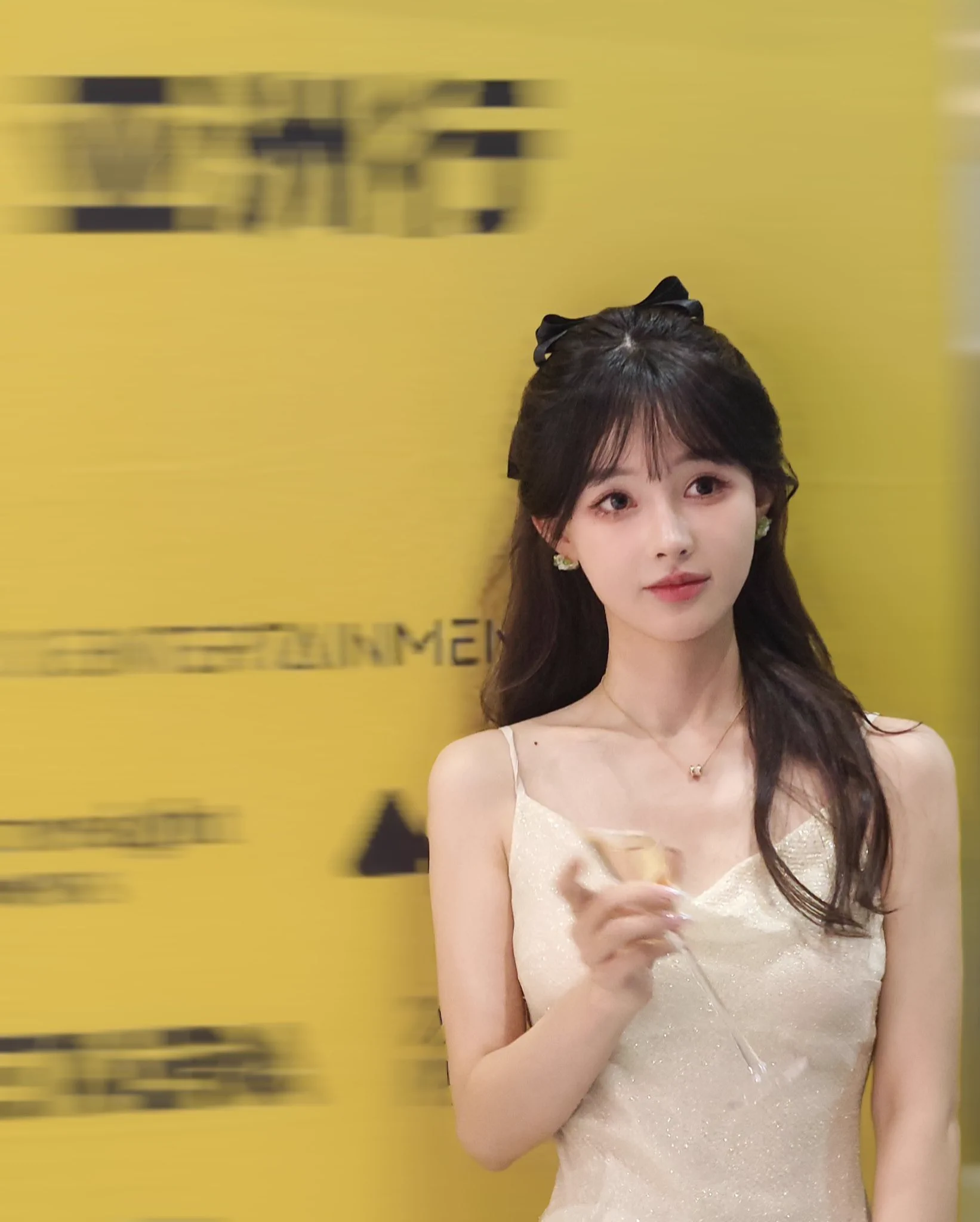 今天在这里 遇见了可爱的福娃和他的创造家🥂 https://t.co/THZbb1BAwl