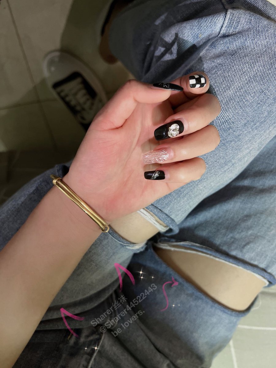 🎀不太舒服，没有拍新作品…..
大家周末愉快。 https://t.co/YHHEskzQ56