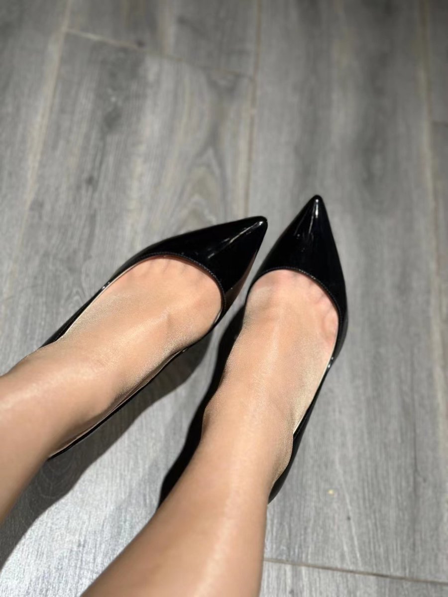 猜猜这袜子有什么特别的设计，转发满50更新全部套图！ https://t.co/9rnSOncsQT