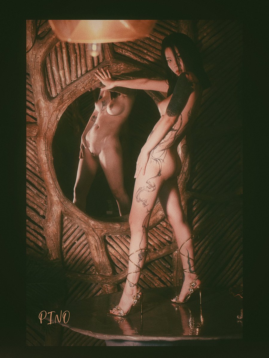 模特:@lzxgeek 
摄影: @zaoyang111 
非常出片的模特野荡（深渊），真正女神一般的身材，超级喜欢，神秘魅惑，附上宝丽来和照片 https://t.co/ZY7MotcqYO