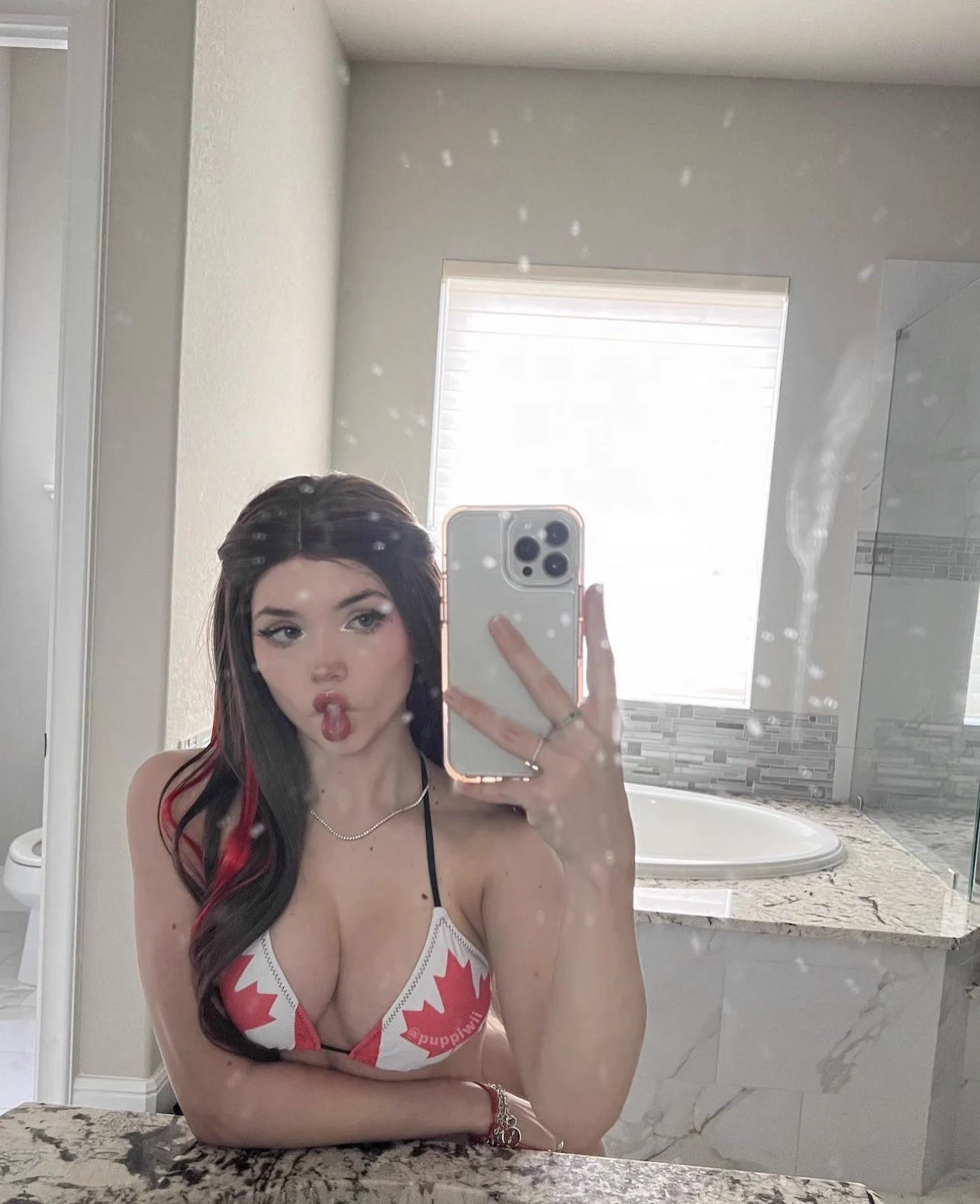 happy canada day! https://t.co/RaXPQhMfQ8