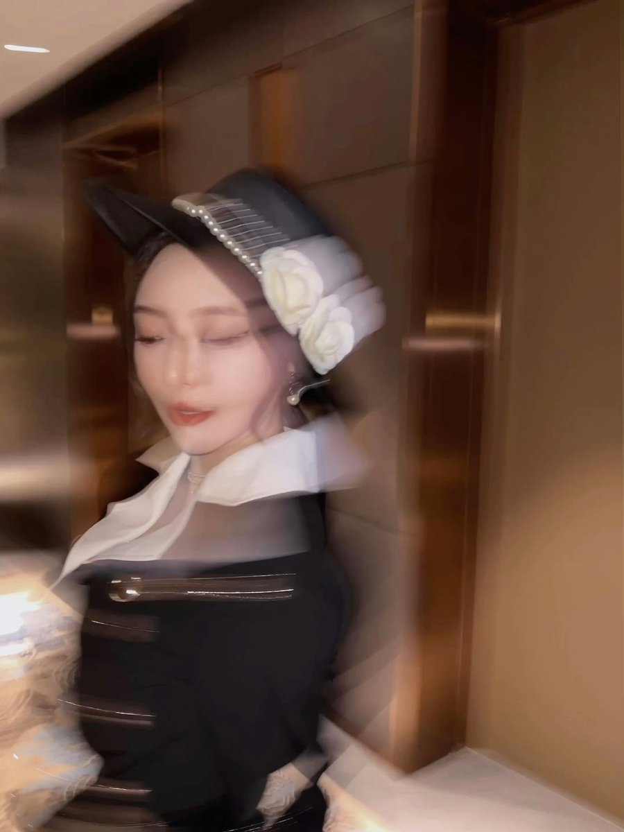 天生的尤物从不欲擒故纵 https://t.co/5XuXeHmi1L