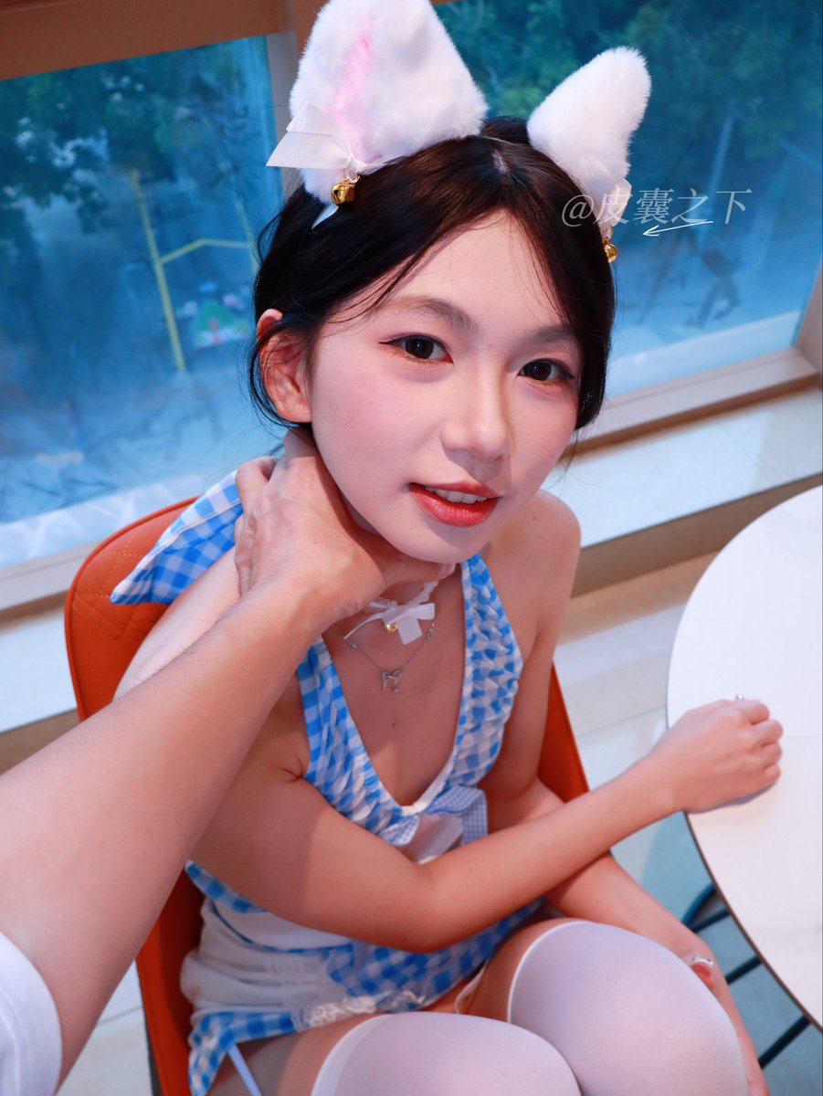 老粉都知道我大号被噶之后，一直在起号，这个妹子很多兄弟都顶爱，今天给大伙复一下，毛毛还是那么多，脸蛋皮肤还是那么好，赶紧冲，视频也会一起拍，最近还会搞一些更顶的妹妹！ https://t.co/EvqRh86TtY