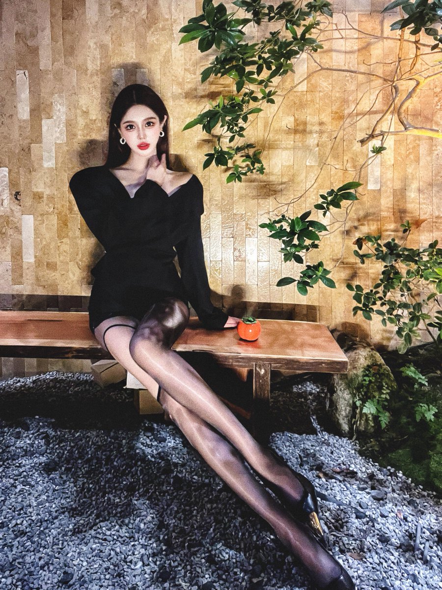 想摸腿的心是不是到达了顶峰 https://t.co/jU3L7MvjHi