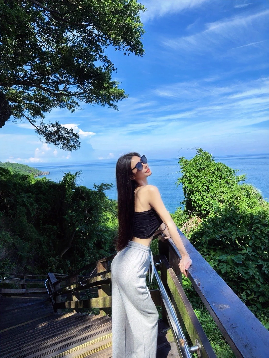 把今天的陽光通通打包🌅

🦄𝐋𝐈𝐍𝐄 
https://t.co/PknRXErI6t  
💋𝐉𝐤𝐟𝐚𝐜𝐞 
https://t.co/43benMNitS https://t.co/3g47nperfn