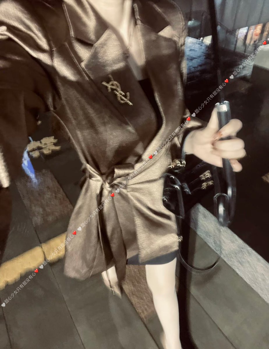 一场大雨，优雅也变落汤鸡🥲 https://t.co/Awyiid4UbH