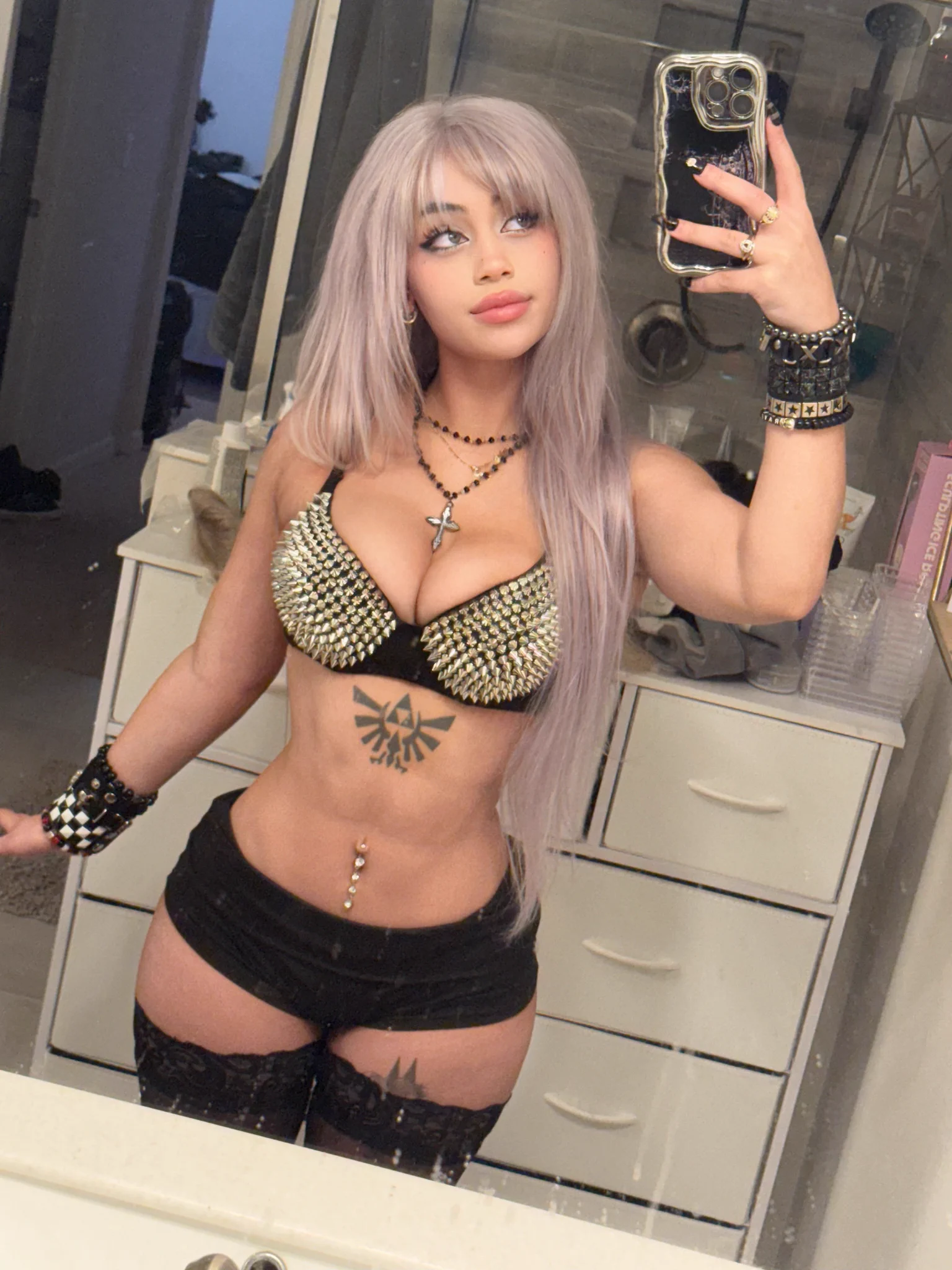 Are you into Y2K baddies? 

reply “yes” for a surprise DM 💕 ( I’m serious ) https://t.co/wvQ6SpJivA