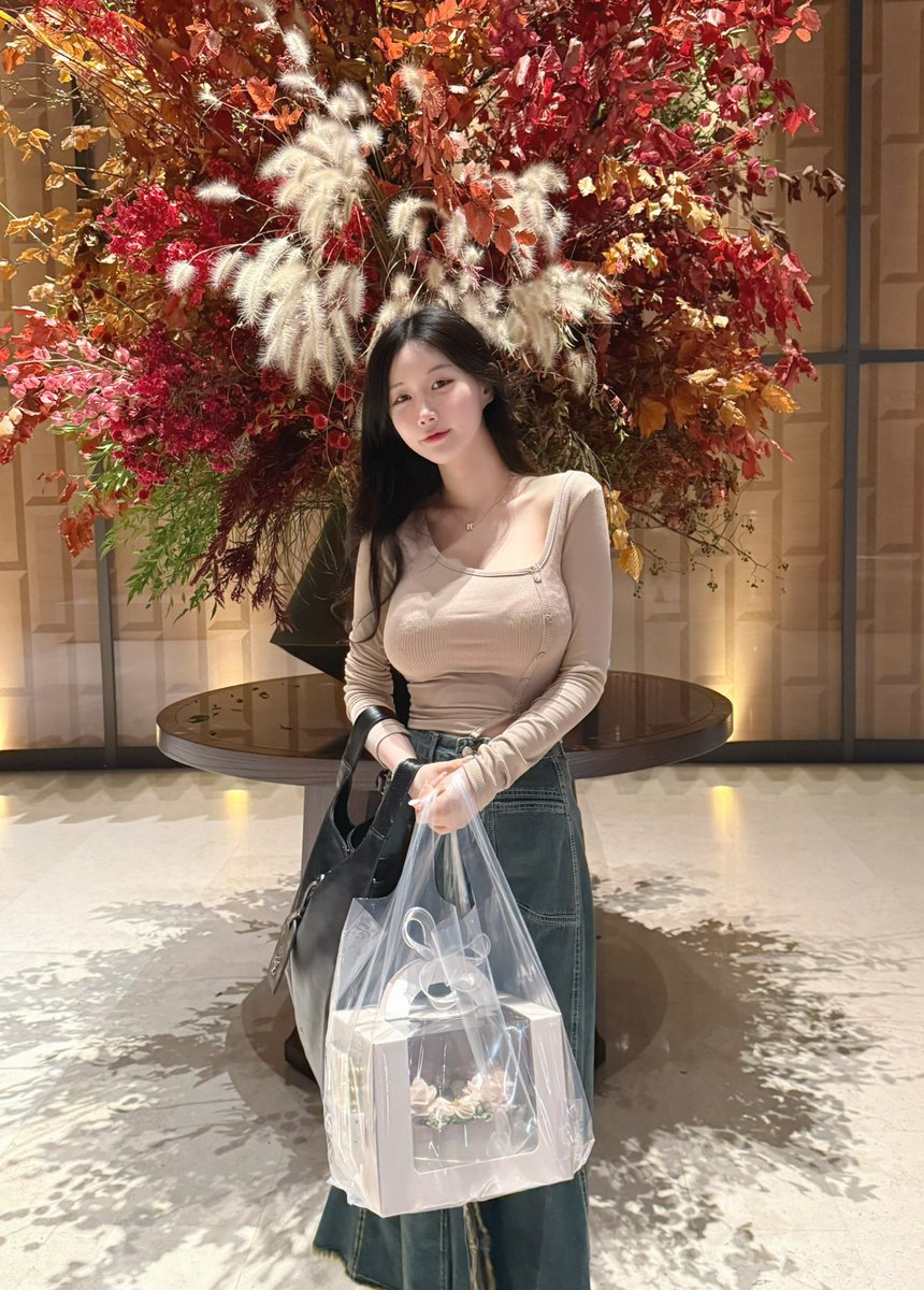 뒤에 너무 멋지고 예쁘게 잘해놔서 ㅎㅎ 
행복했습니다 https://t.co/HWjJ0r5hQB