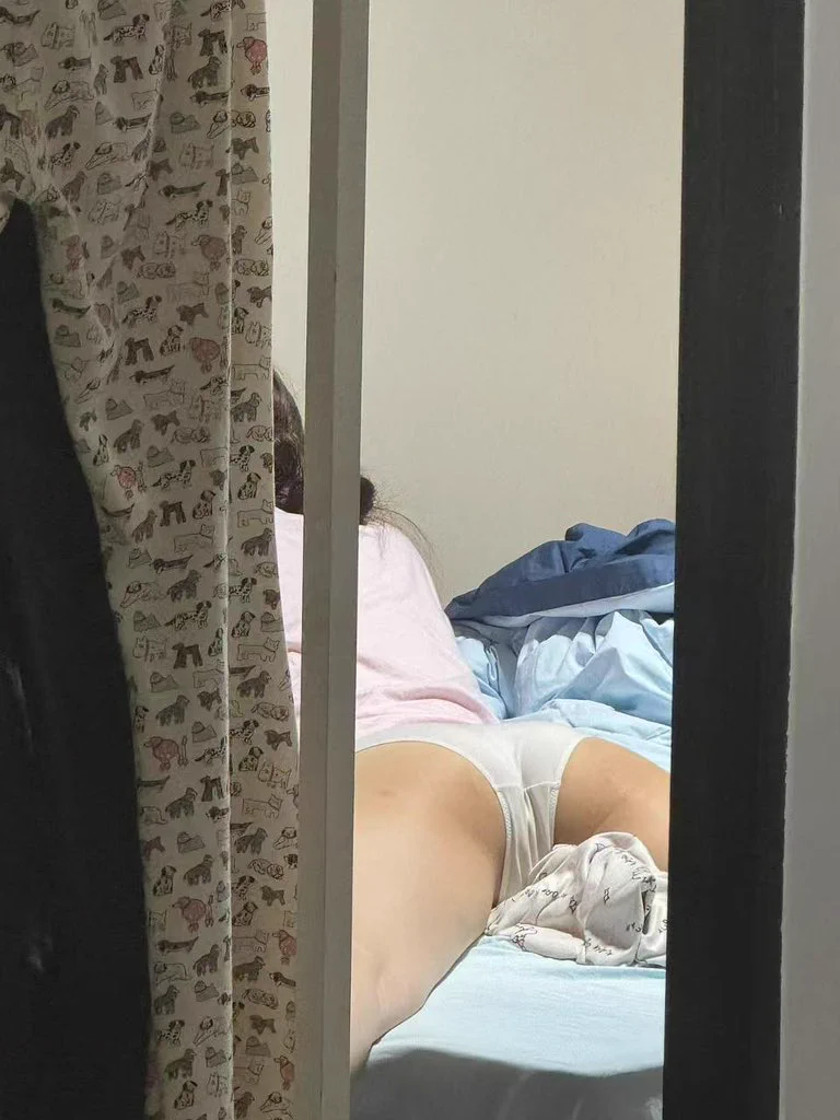 💌匿名投稿
偷拍的我老婆，求大家掰开我老婆内裤内射她

【禁忌之匣】https://t.co/gyLREjbqXU https://t.co/4AcXaQ7m8X