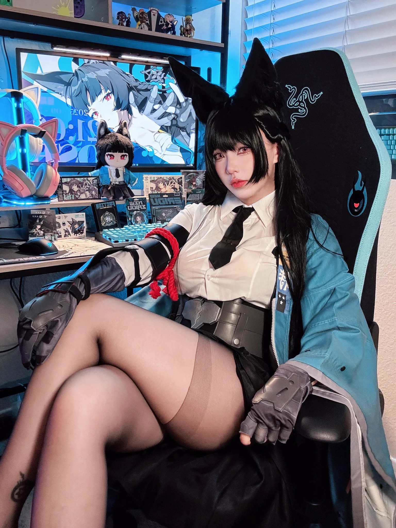 💚🦊 Razer x Miyabi collab set!! So excited to have my favorite character come to life in my gaming gear! 

And yes… I cosplayed Miyabi again to match this whole setup, couldn’t resist 🫶✨

#razer #zzzero #miyabicosplay #zzzcosplay #zenlesszonezero #gaminggirl https://t.co/KrX59wHhEA