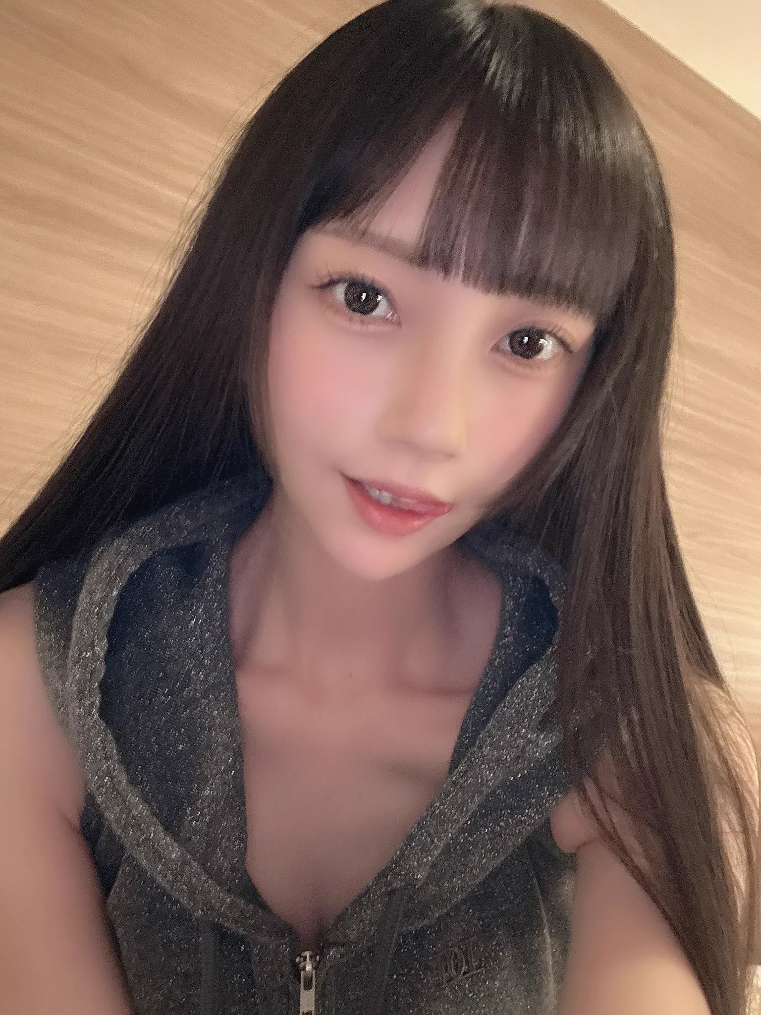 夏風邪と撮影で喉が壊れてしまったから
しばらく静かにして過ごすんだ🤐笑 https://t.co/BCv9mehIYS