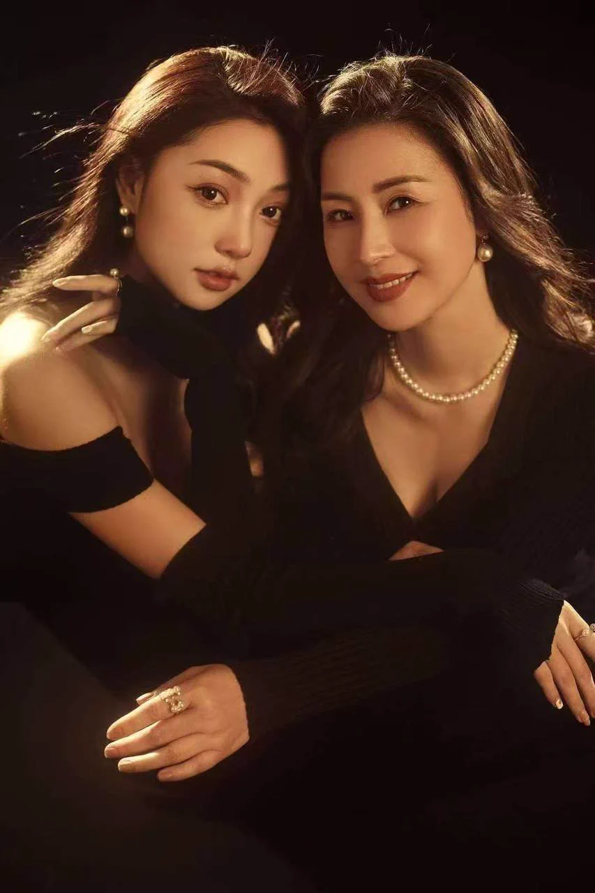 深圳 #母女
妈妈172F女儿168C超级大胸身材好气质佳 皮肤好無 整容無 纹身 谈吐素质
女儿身高168 胸围C 白嫩可爱 纹身不吸烟 身材真实母女 可验证户口本

咨询👇
🐧：2533563126
🛰️：sgh689745
✈️：https://t.co/lO85lsj861
看照门槛🚪100（永久有效）备注zfb口令🧧添➕✈️ https://t.co/YmZiW1YfCw https://t.co/qSkDJE3RaH