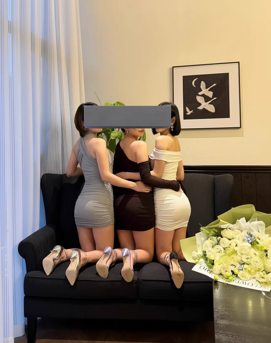 在座的各位，相信她们在你的脑子里，得老惨了，哈哈  #夫妻聚会 https://t.co/71G3yGA2H0