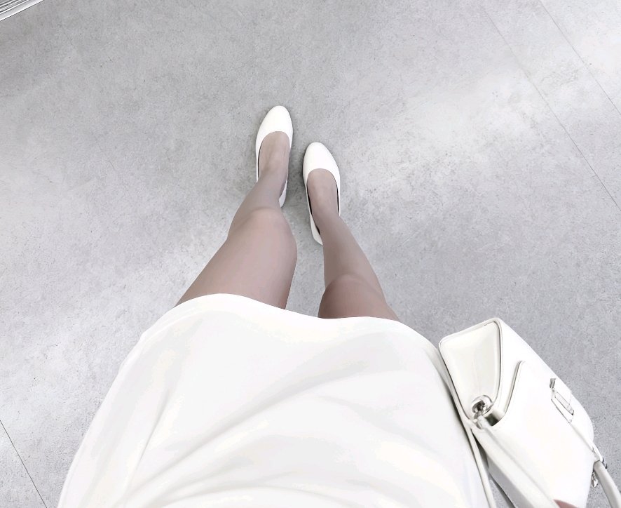 我20多岁 打扮就是这样 今天算是我们重新认识一下了 https://t.co/x4XaDwmkLJ