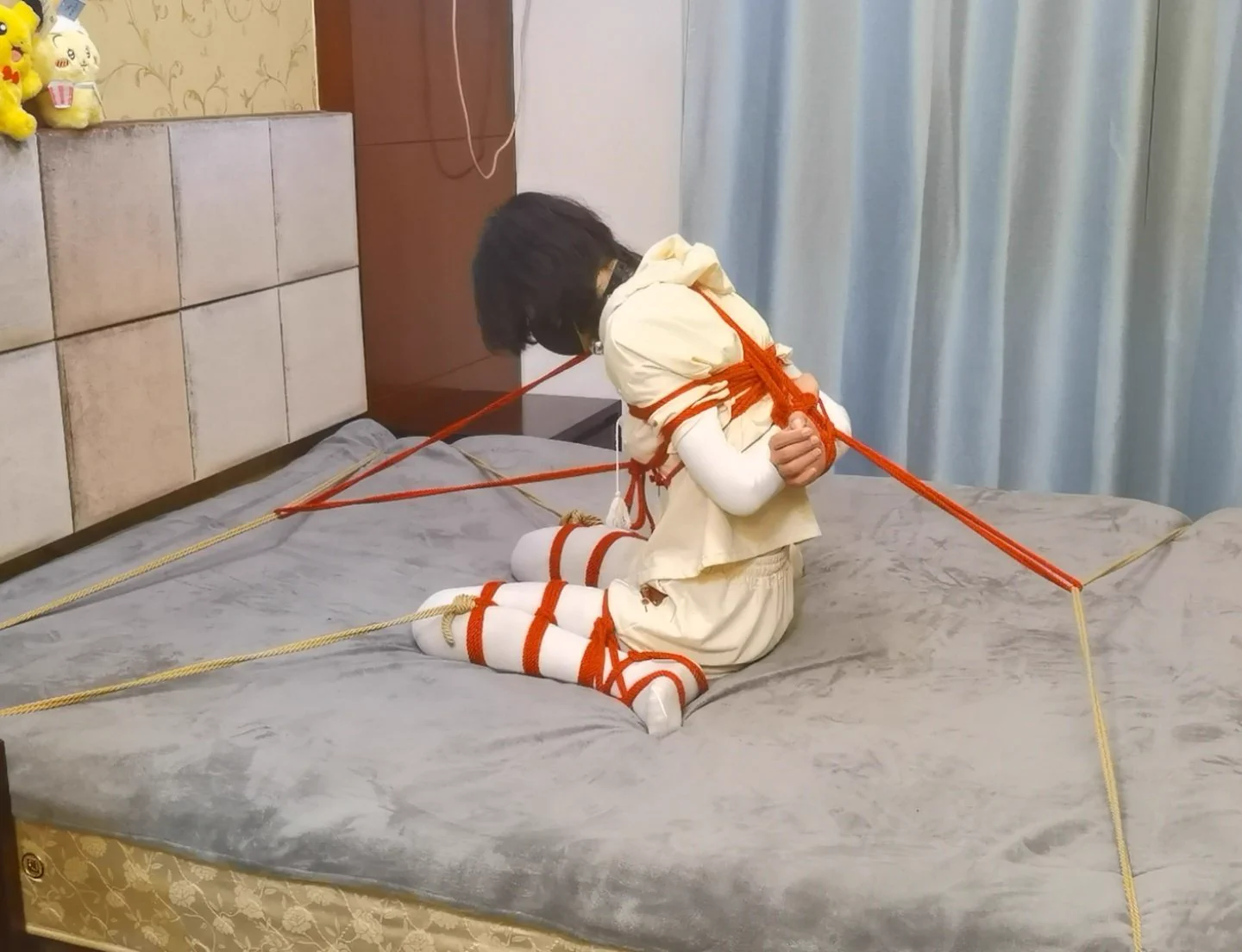 绑两个能在床上固定的姿势，就是有点累，适合惩罚用～～ #自缚 #selfbondage https://t.co/mjoGYPU99l