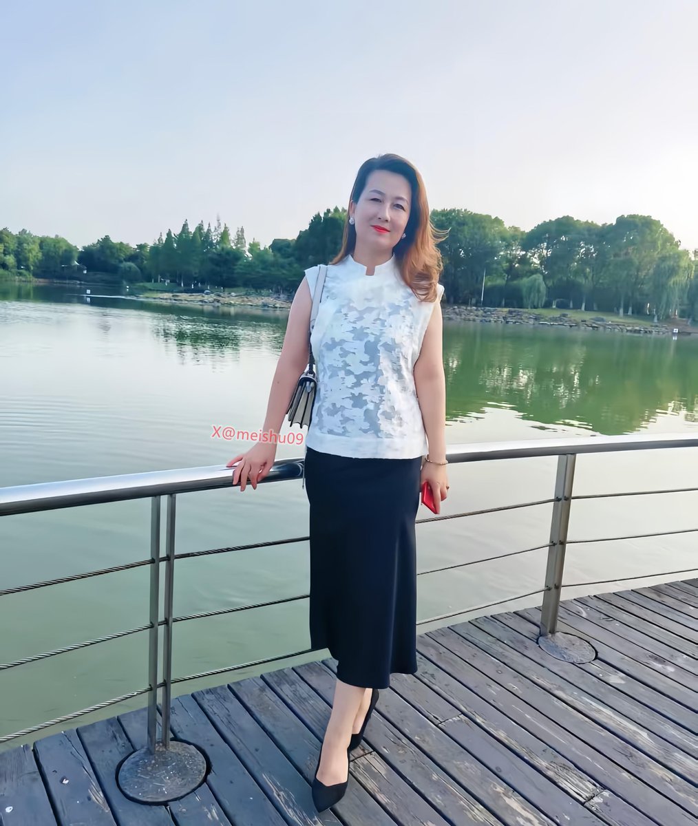 但我实在是想不起来，我没听懂的那首歌的，你是怎么解释给我的了。 https://t.co/crThTXYOHS