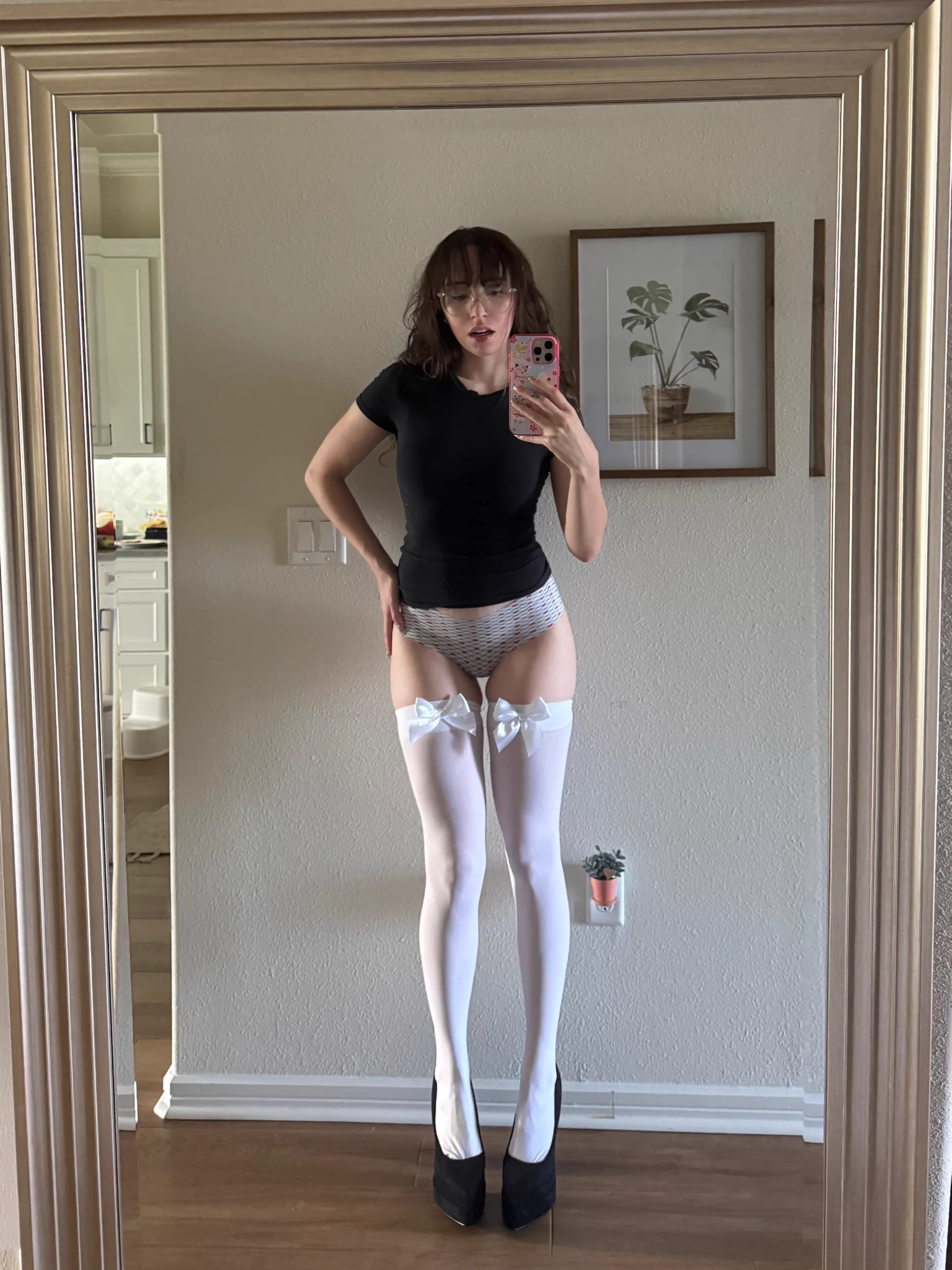 do you like thigh highs? https://t.co/0BudRUWYPU