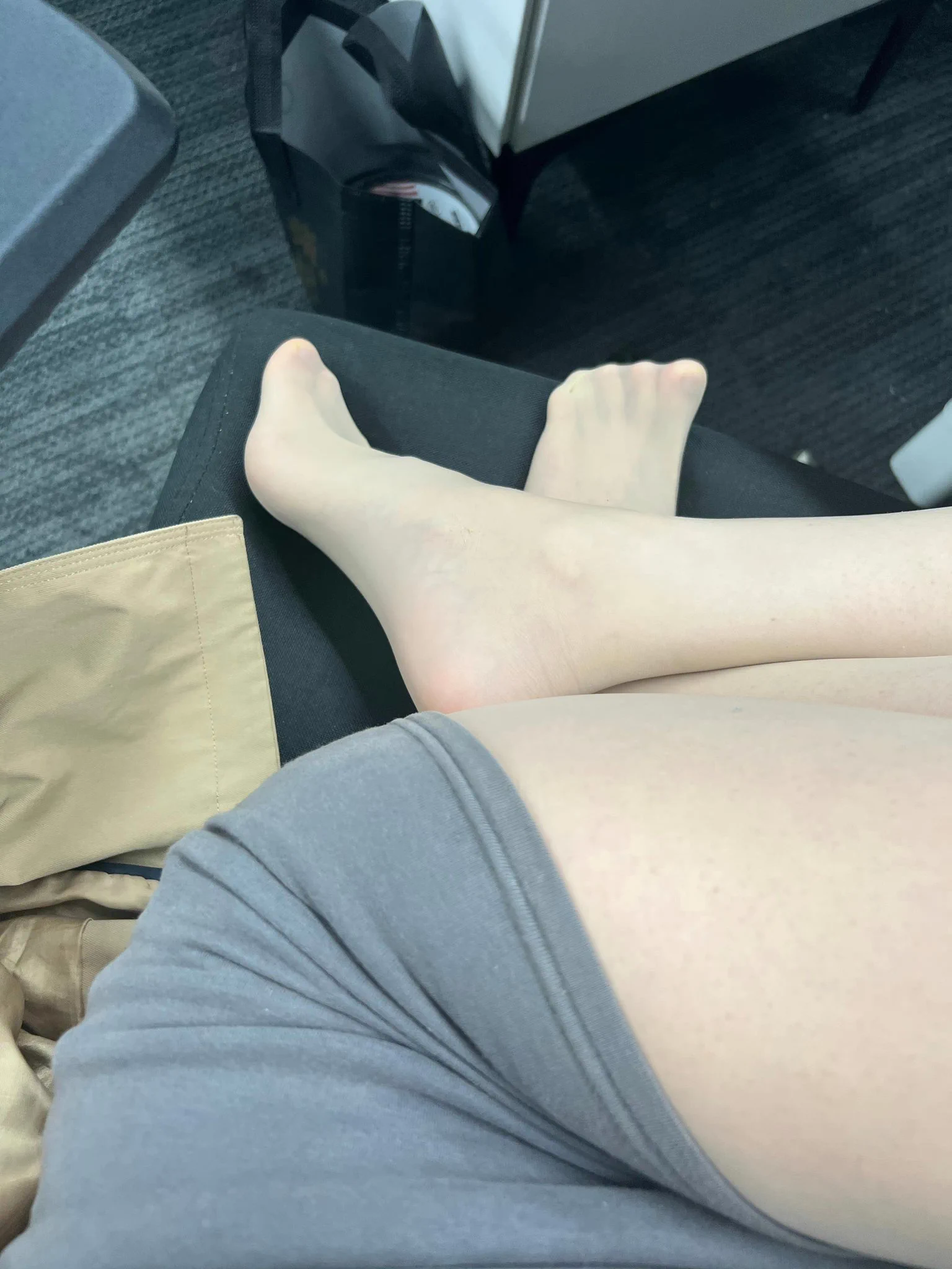 秋天来了，夏季薄袜子清仓，买一送一 https://t.co/x9P6gCNMp3