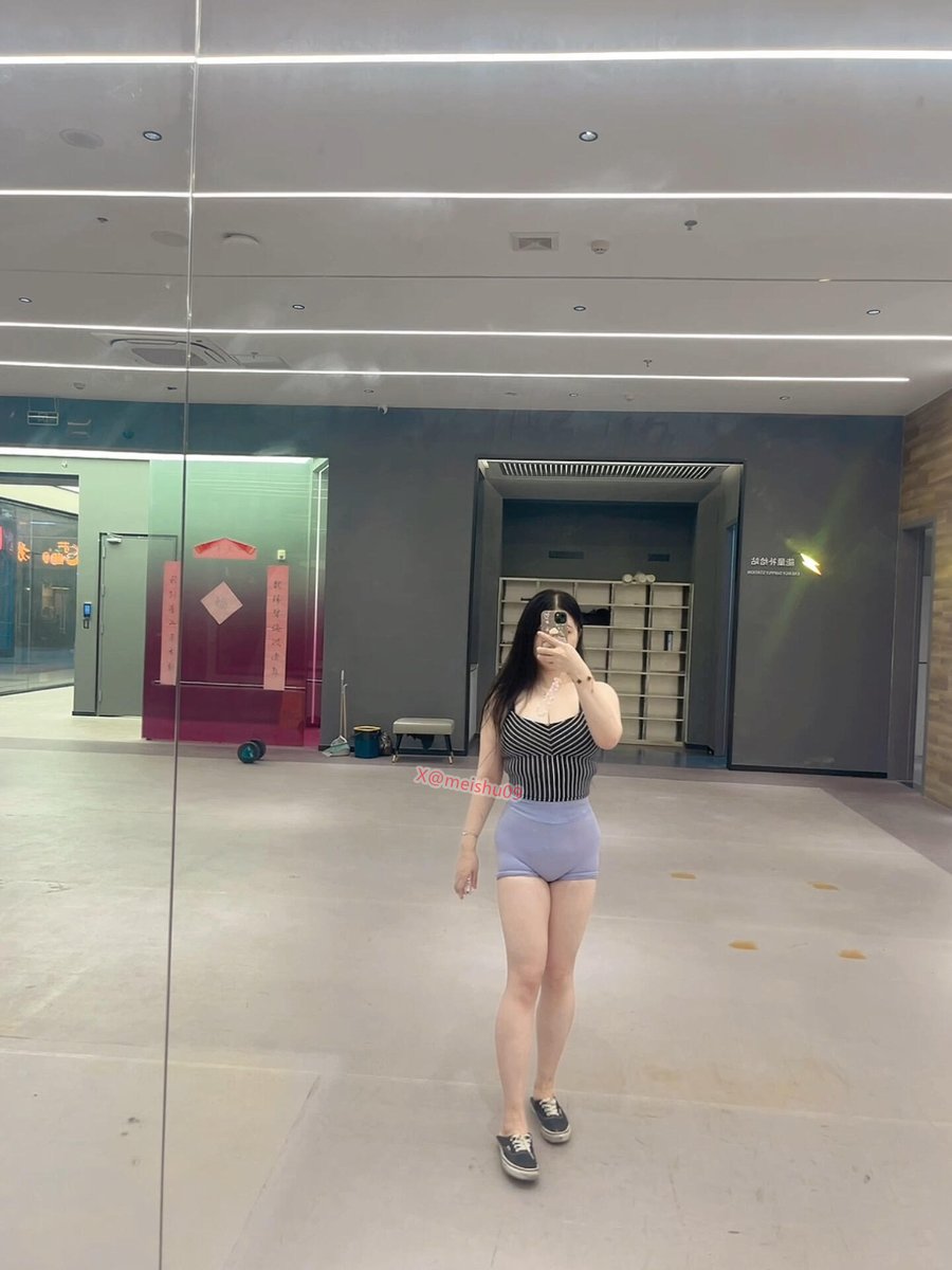 明知不能爱，却偏偏深爱，明知没未来，心收不回来，明知该放下，却又舍不得，进一步没资格，退一步又舍不得 https://t.co/JLp8OYJi6U