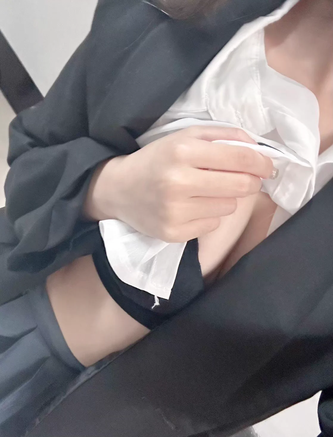 明明是學生服

為什麼穿在我身上

一點也不乖呢？

誰要來管管我？(*≧▽≦)

#視訊
#角色扮演
#大尺度
#自慰
#高潮 https://t.co/EUrT6L4B7R