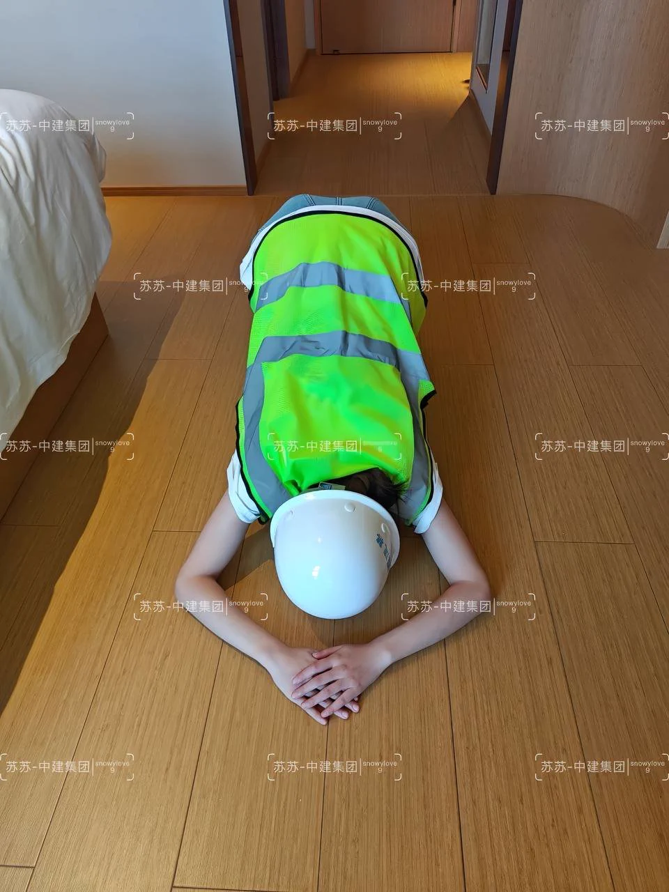 作为一个在中建集团当牛马的我该努力的时候努力了，工作归工作不影响我在网上玩！！！

为了感谢粉丝的支持，给这条推文点赞评论都会发露脸图，抽几个礼貌的聊一下，有缘可约

不口嗨，不口嗨，不口嗨。重要的事说三遍！！！ https://t.co/ez5gMWuF8X