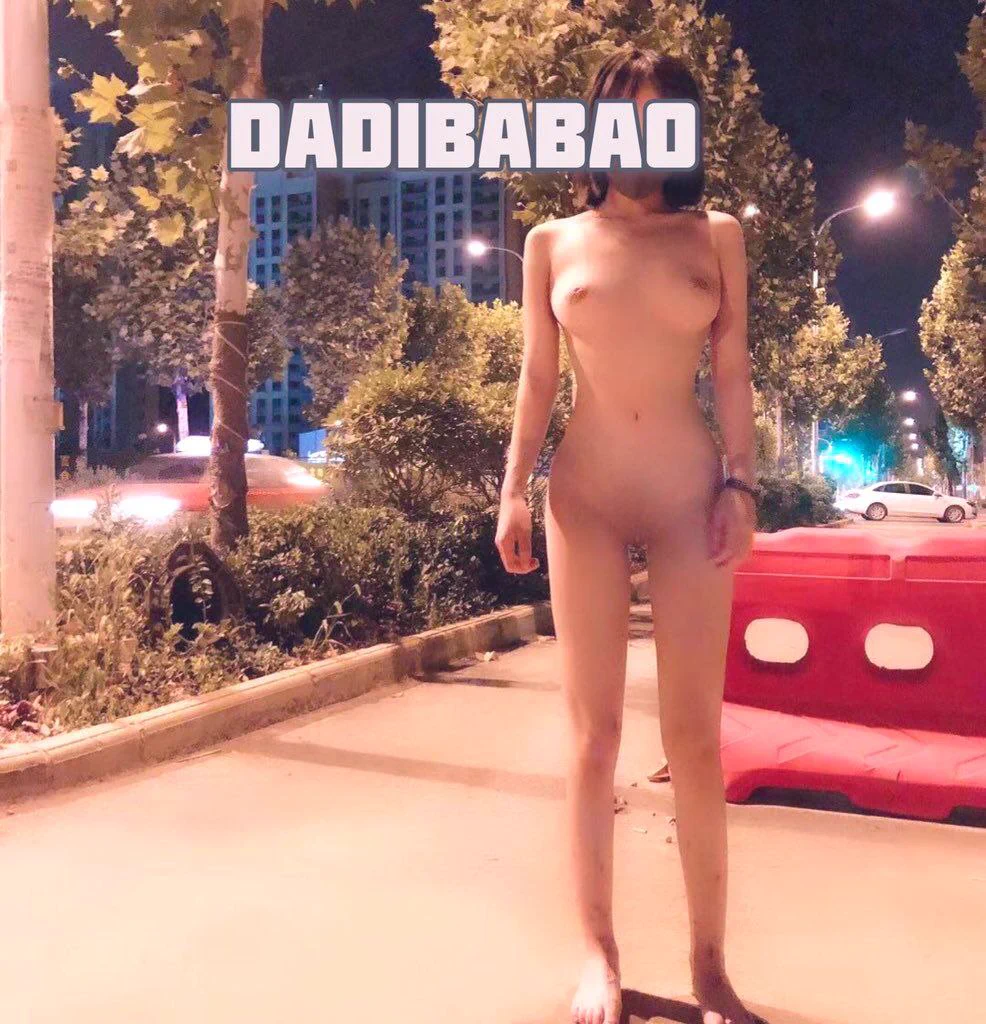 "如果我今晚直播，你想看我聊什么？生活？感情？还是... 快来私信你的话题！ #粉丝互动" https://t.co/AiX8TsNPEt