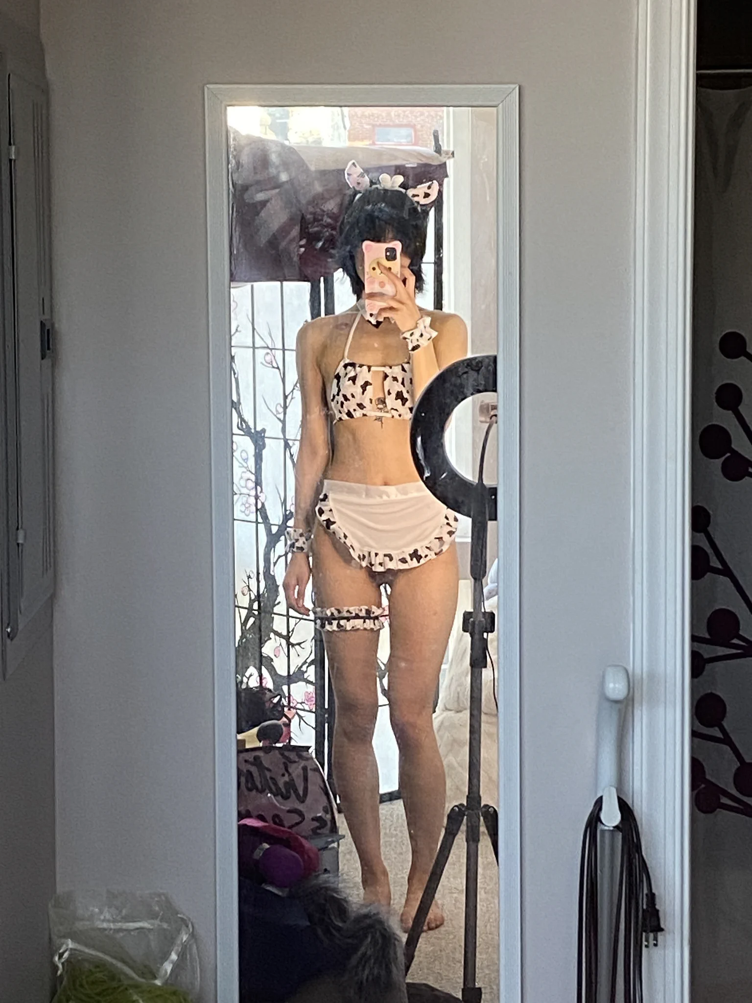 Is anyone looking for a personal cosplayer? 🥰 https://t.co/YtKovWD8JE