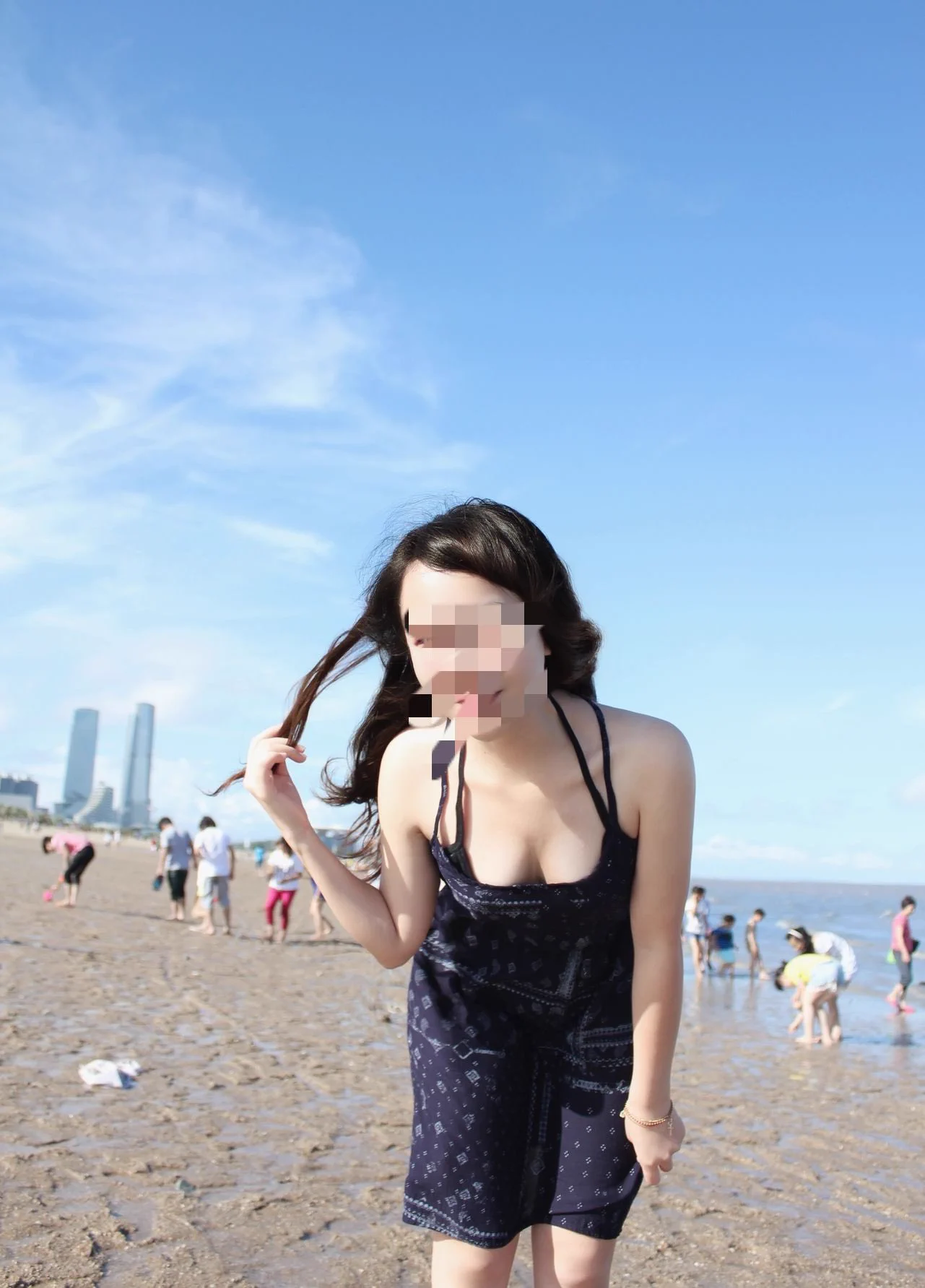 厦门夫妻，找个帅气的男大，周五晚上有空的，一起喝酒聊天，合适的话可以一起玩，有厦门男大的联系，我帮你们介绍 https://t.co/sjmDEYnaSm