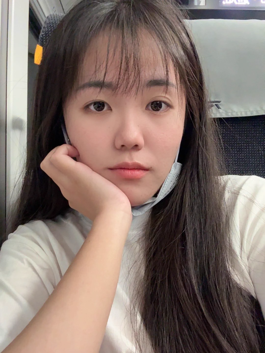 別人是空中飛人

狗狗是鐵路超人

出差啦～～～～

狗狗眼睛內外雙

超級醜的ಠ_ಠ https://t.co/gXb2Y8DQNV