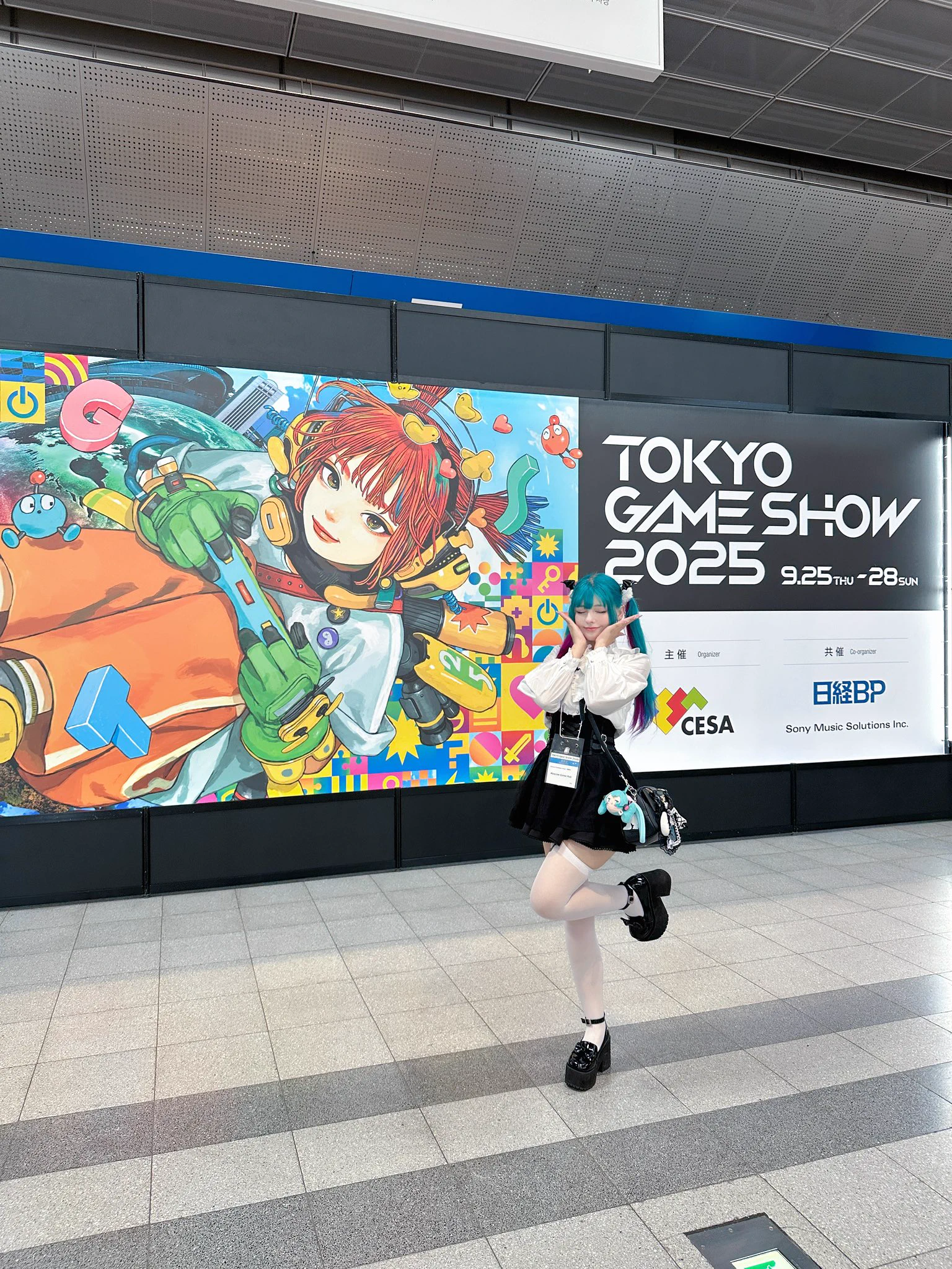 今日は初めてTGSに行ってきました！✨
長居はできなかったけど、Moscow Game Hubのブースでいくつかのゲームを遊んでみたよ！

それからお知らせです！同じブースで日曜日の11時からインタビューと、色紙が当たる抽選会をします🌸
ぜひ会えるのを楽しみにしてるよ！

#TGS2025 
#東京ゲームショウ2025 https://t.co/AJ8u71vHmC