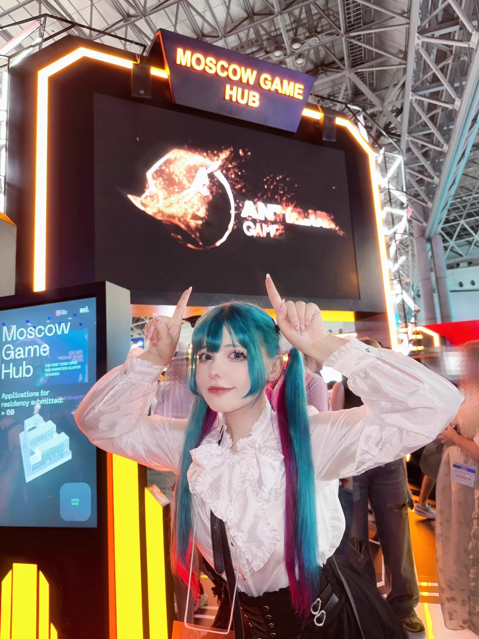 今日は初めてTGSに行ってきました！✨
長居はできなかったけど、Moscow Game Hubのブースでいくつかのゲームを遊んでみたよ！

それからお知らせです！同じブースで日曜日の11時からインタビューと、色紙が当たる抽選会をします🌸
ぜひ会えるのを楽しみにしてるよ！

#TGS2025 
#東京ゲームショウ2025 https://t.co/AJ8u71vHmC