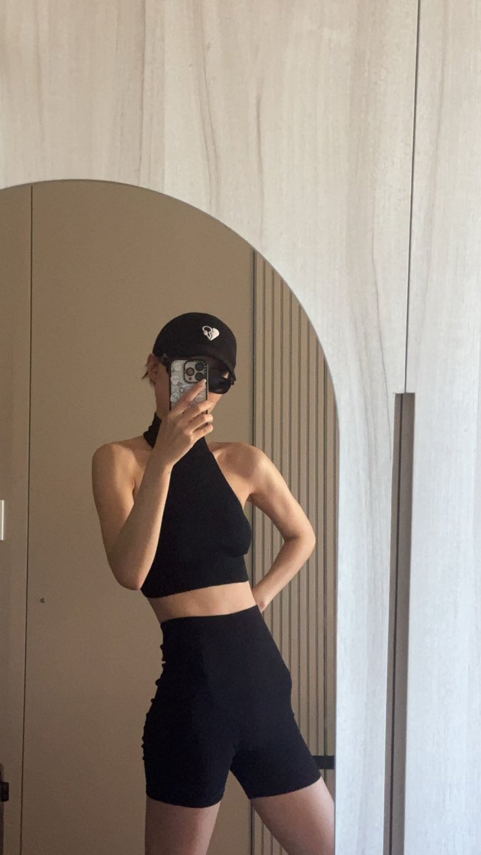 sporty ✨ https://t.co/kxfNgvaeno