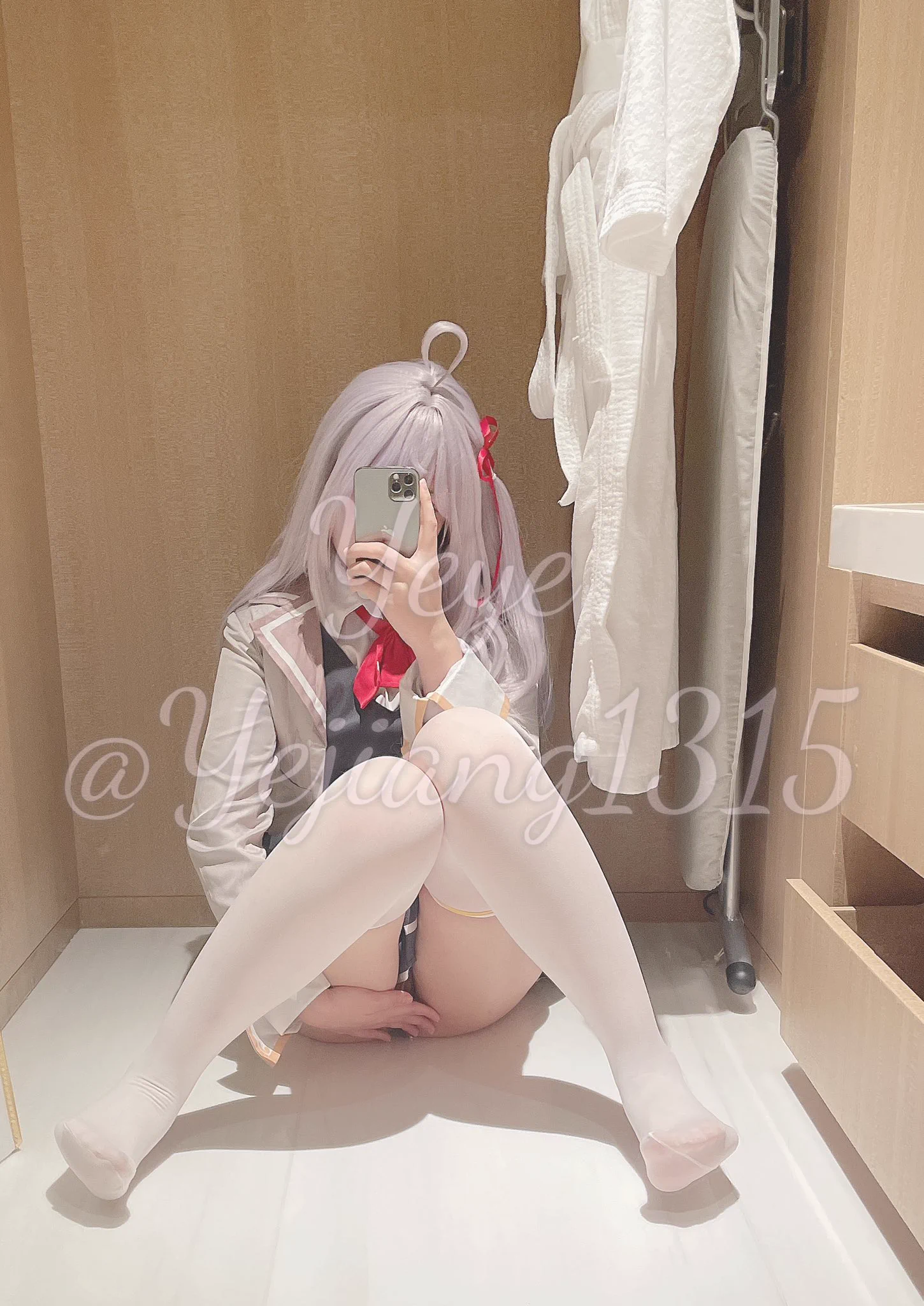 你这个变态杂鱼 ，对着我的白丝都可以
射？

@smlnzhl  @smlnzhi 

#艾莉同学 #cosplay #线下 #二次元cos大赏 https://t.co/xqI1bpZ5Jj