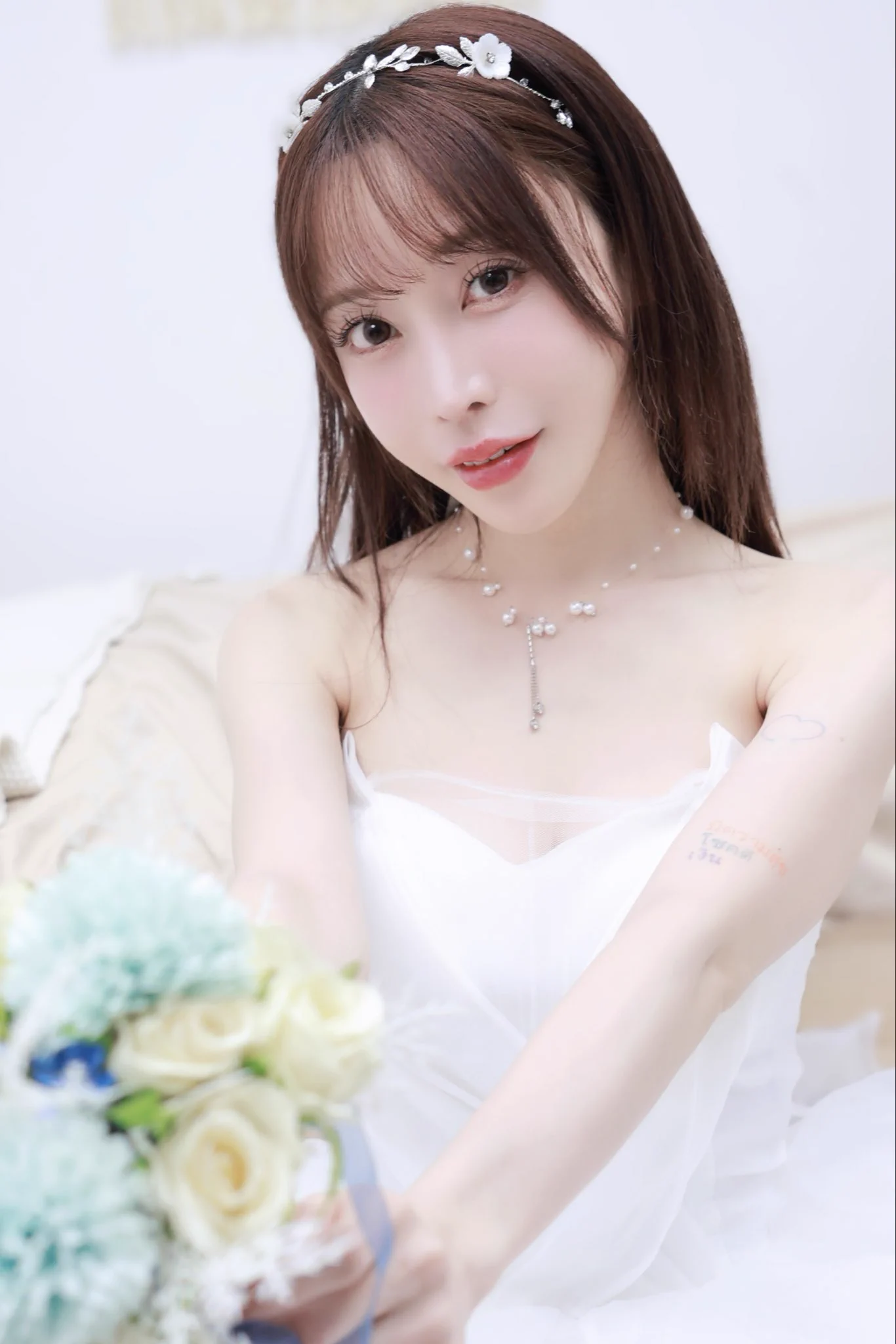 2025.09.28

もう2週間ぐらい経ったけど
まだ余韻に浸ってる😭
今回本当に楽しかった
改めてデビュー5周年おめでとう
アリスさんは一番綺麗な花嫁だ👰‍♀️
私の「No.1」❤️

大切な思い出をちゃんと心の中に刻んでいた😼

#七瀬アリス
#七瀬アリス5周年 
#ForAver女優商演經紀 
@Alice_Nanase_ 
@chee828 https://t.co/Oa8hrCLNla