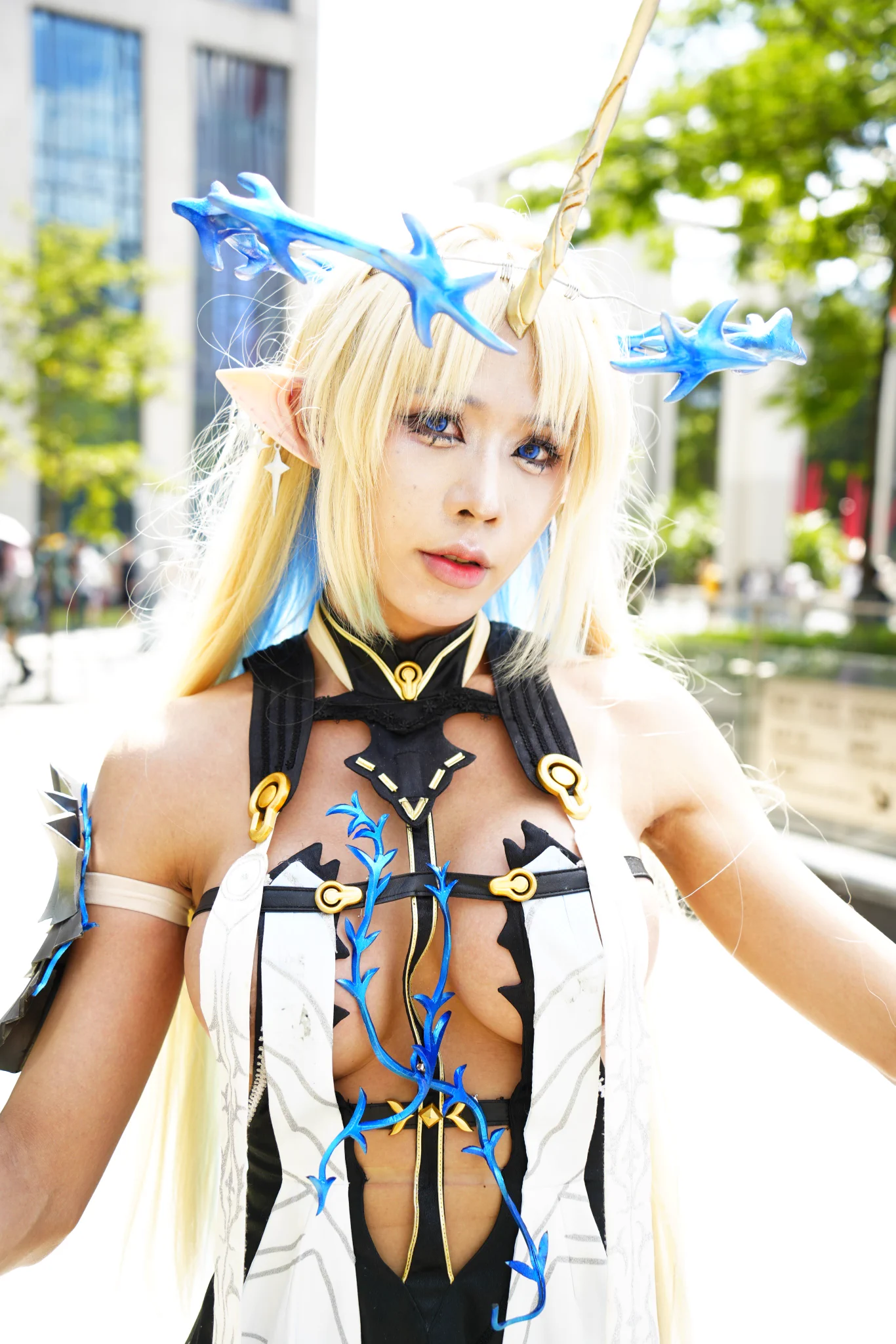 漫展  巨乳coser https://t.co/WqGozK9giA