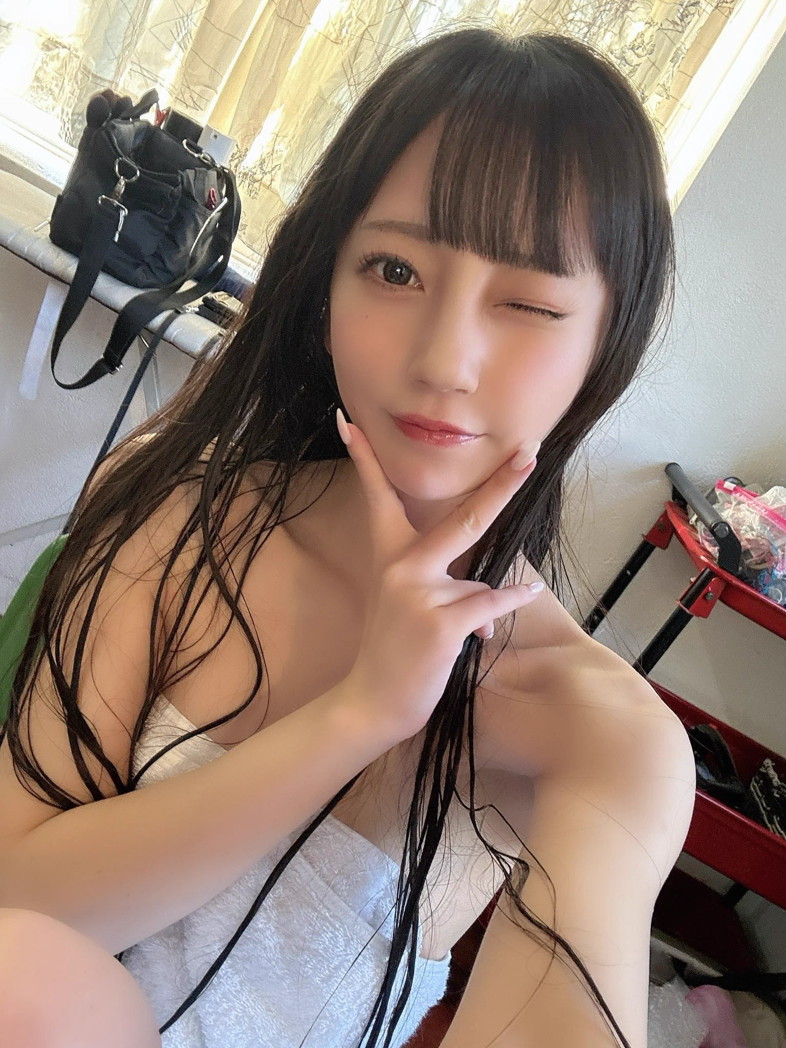 髪の毛濡れた🥹🥹 https://t.co/sk0XyNhVss