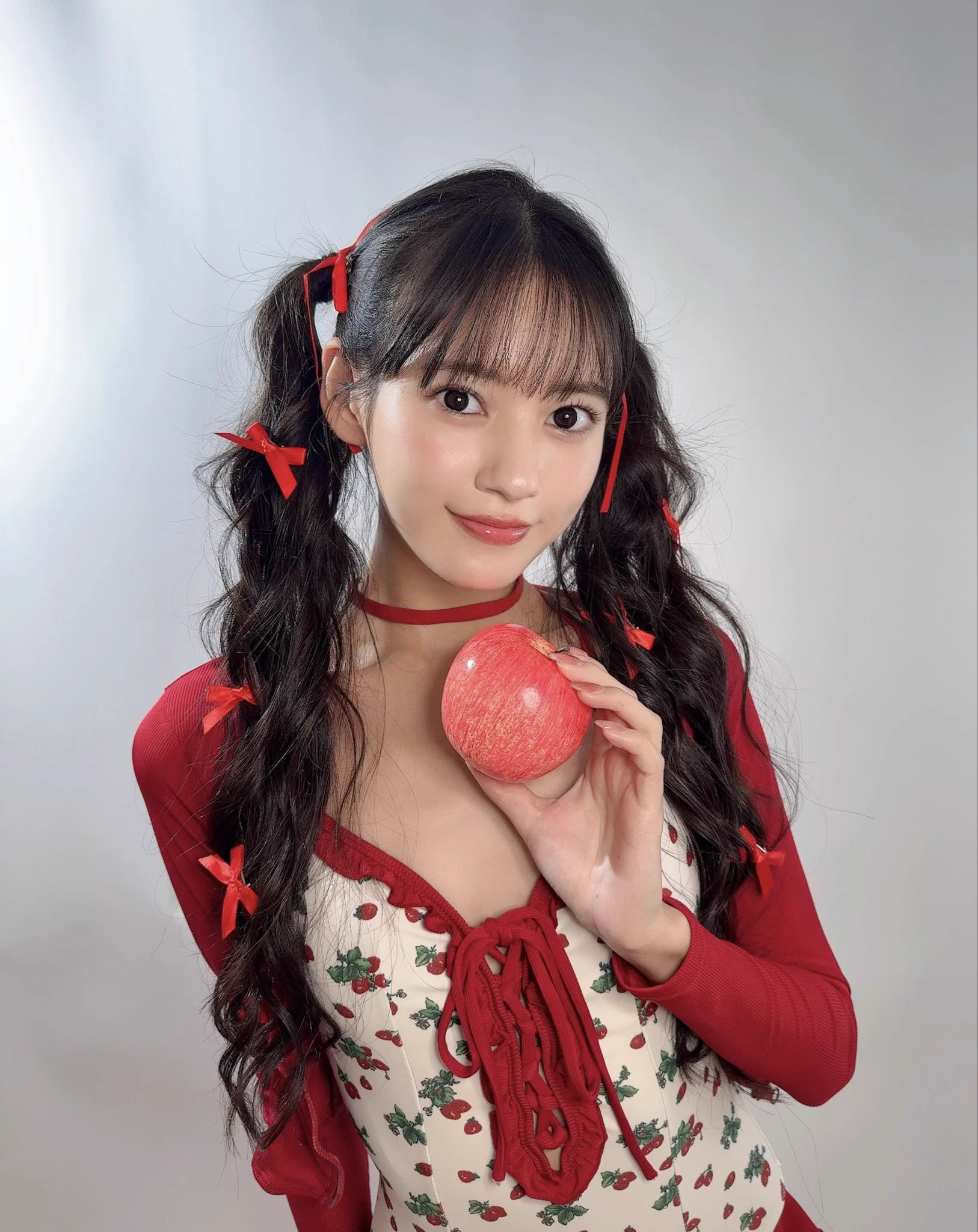 今日はとある撮影してます🥰🍎 https://t.co/xQ8Cdt7x9b