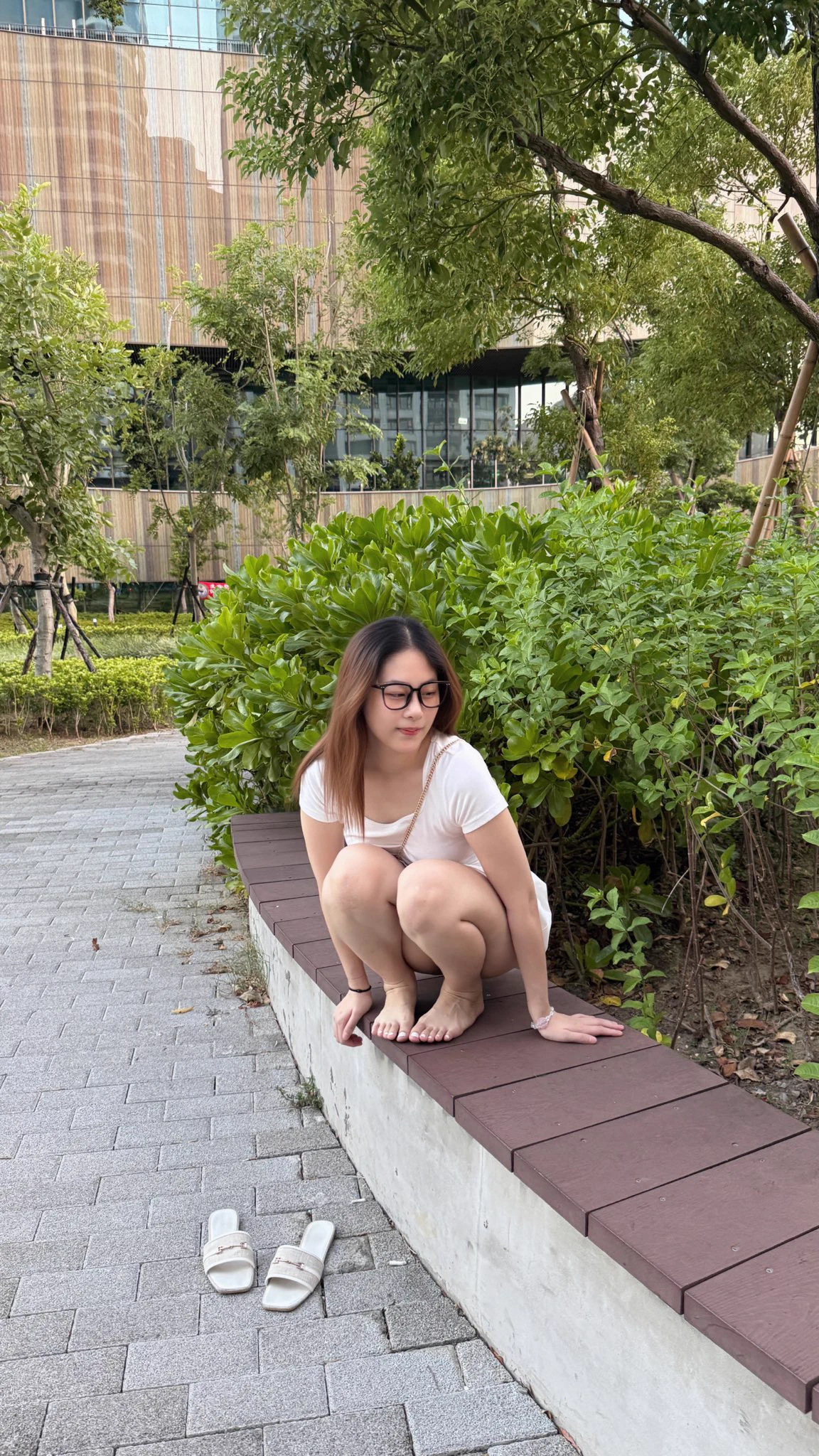 不穿內內其實超舒服的
路上走一走也沒人看得出來
我自己爽就好啦
為什麼要在意別人的眼光呢 https://t.co/TC7tJ4fPTL