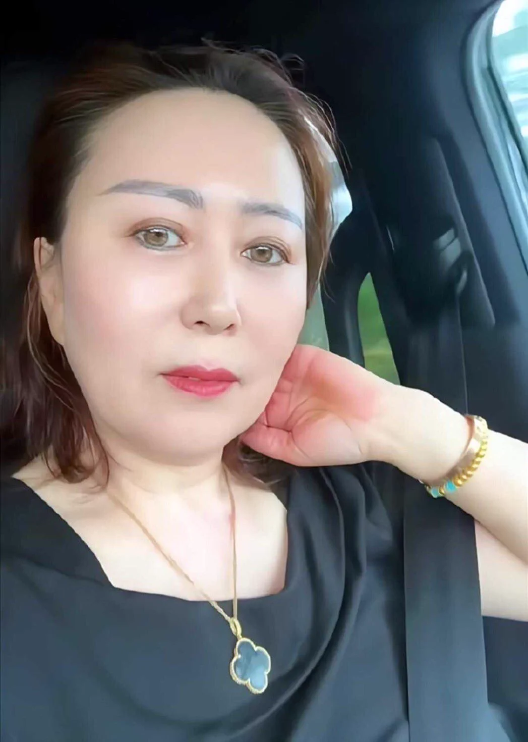 美韵徐娘风情阿姨眉眼含情红唇旖旎

进熟女会员群➡️置顶 https://t.co/riRqRFUQo9