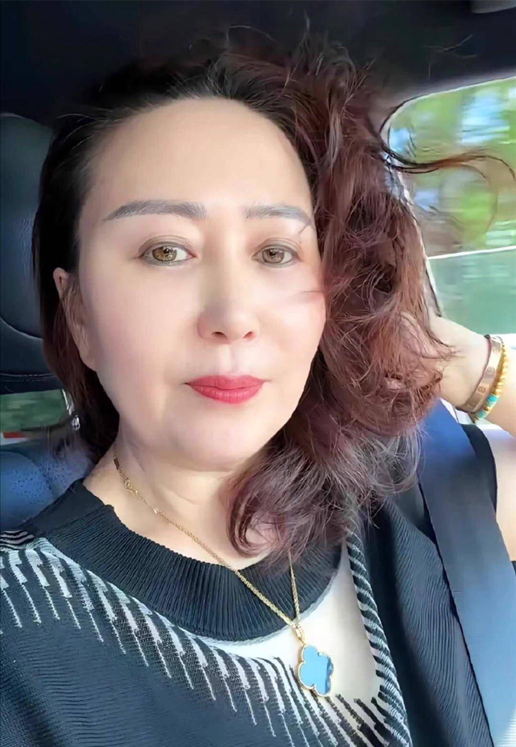 美韵徐娘风情阿姨眉眼含情红唇旖旎

进熟女会员群➡️置顶 https://t.co/riRqRFUQo9